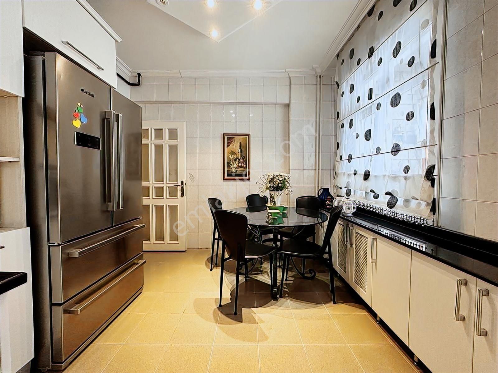 Bahçelievler Kıbrıs Parkı Yanı K.otoparklı 4+1 Asansörlü Dublex - Görsel 19