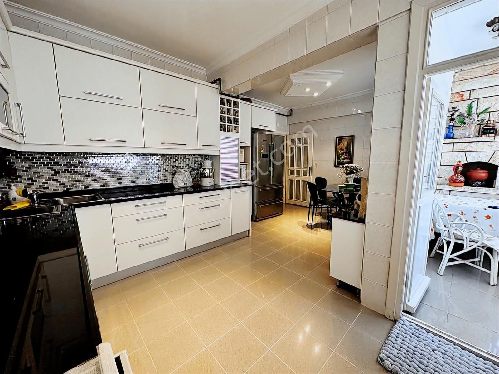 Bahçelievler Kıbrıs Parkı Yanı K.otoparklı 4+1 Asansörlü Dublex - Görsel 5