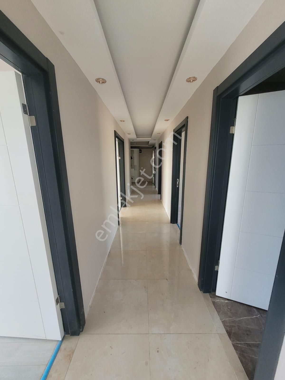 Delux'den Merkezi Konumda Panoramik Deniz Manzaralı Lux 4+1 - Görsel 19