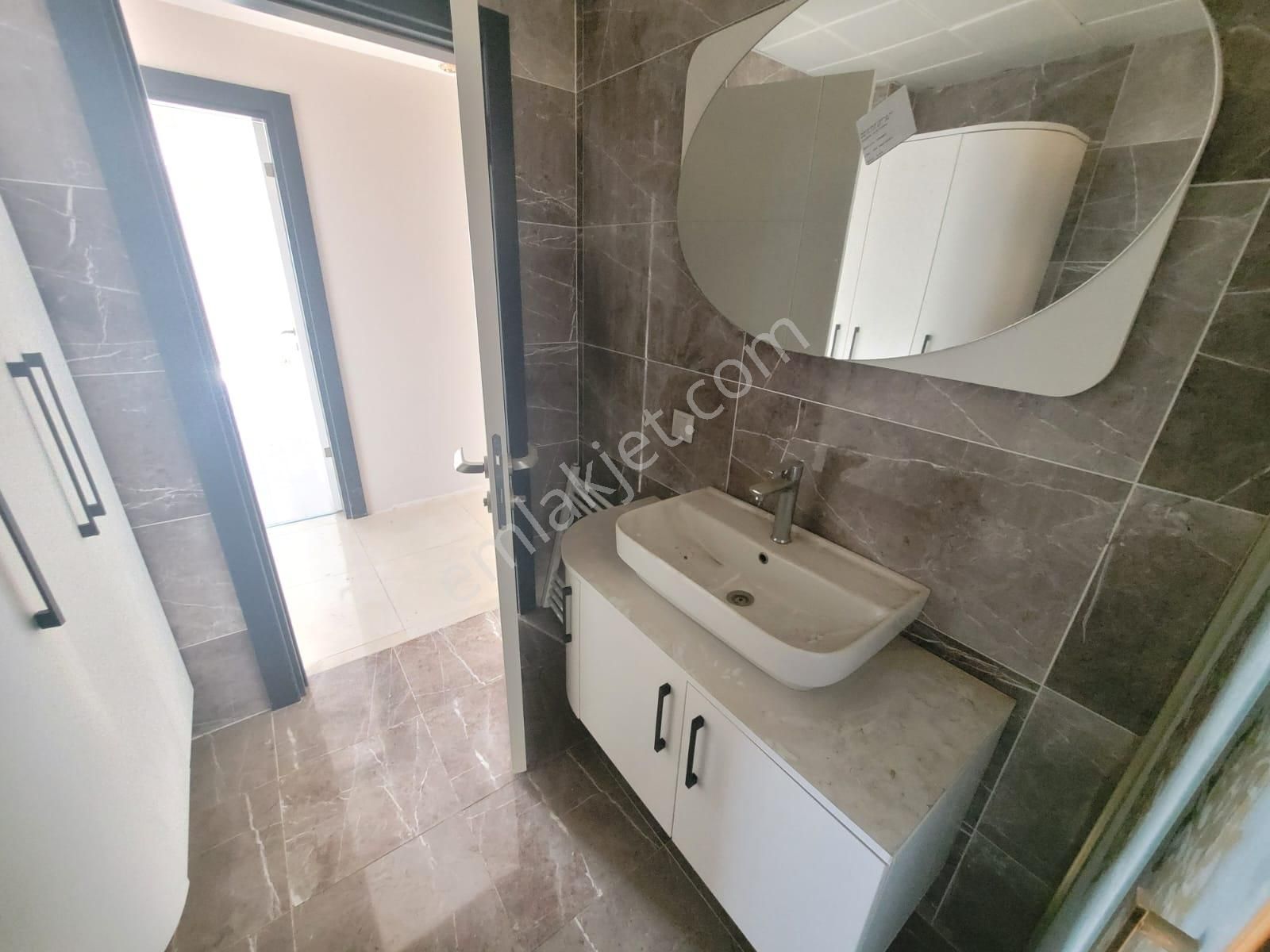 Delux'den Merkezi Konumda Panoramik Deniz Manzaralı Lux 4+1 - Görsel 30