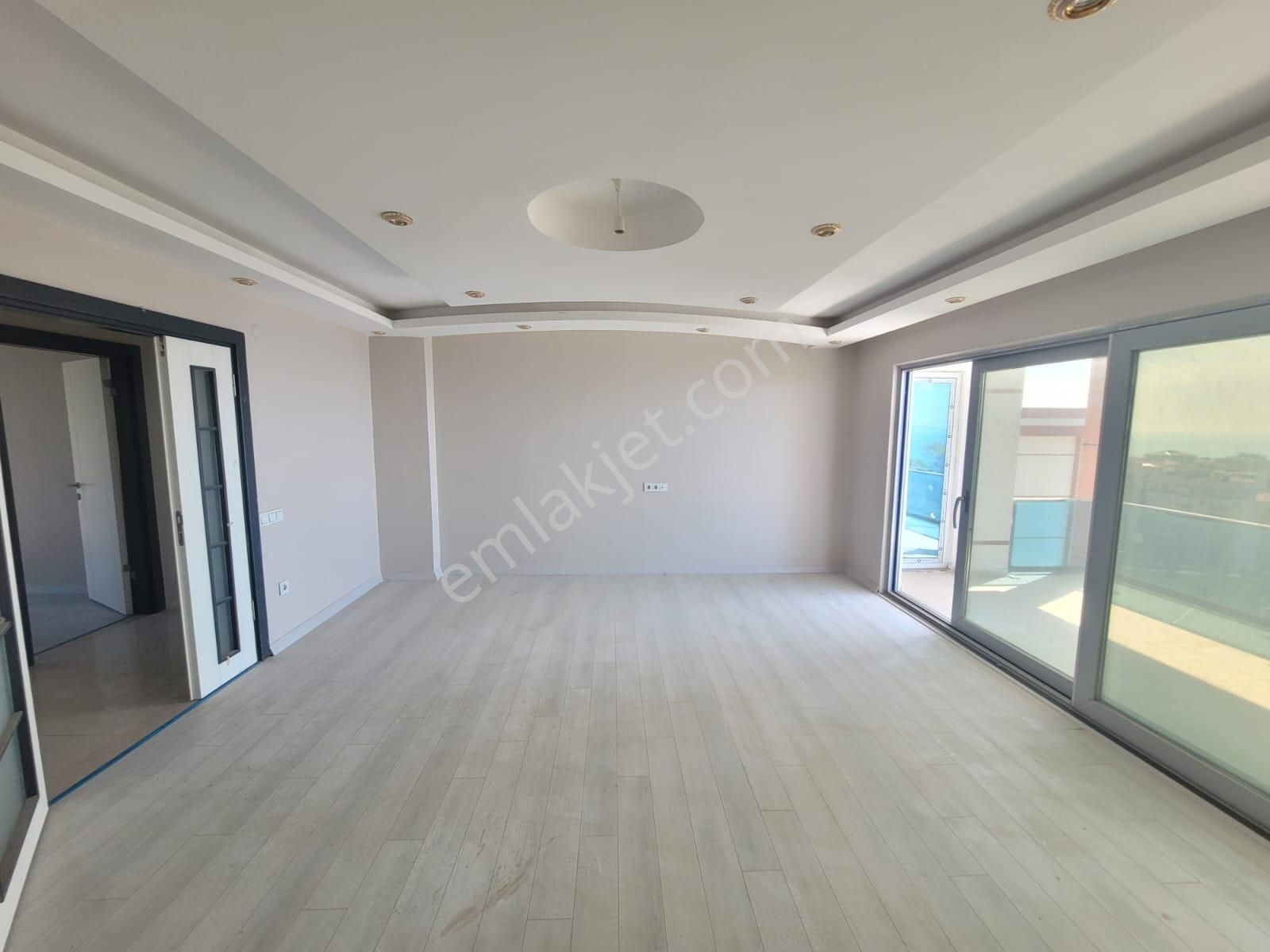 Delux'den Merkezi Konumda Panoramik Deniz Manzaralı Lux 4+1 - Görsel 4