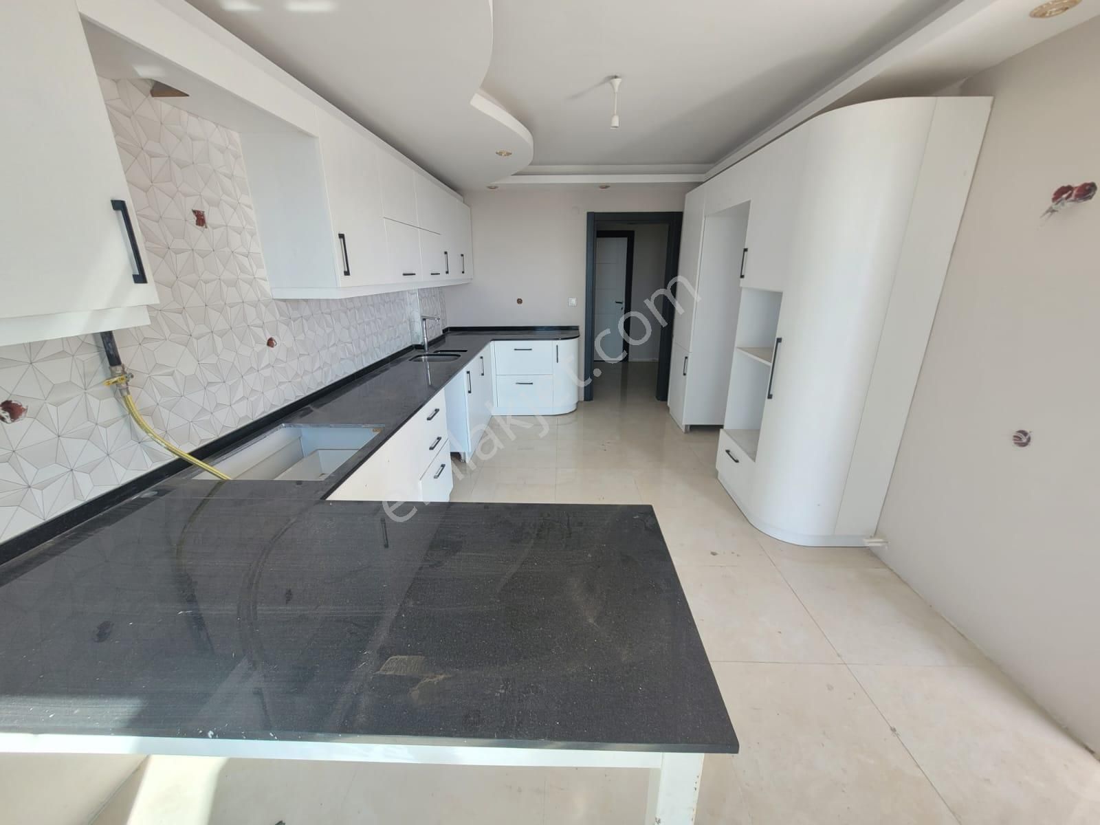 Delux'den Merkezi Konumda Panoramik Deniz Manzaralı Lux 4+1 - Görsel 8