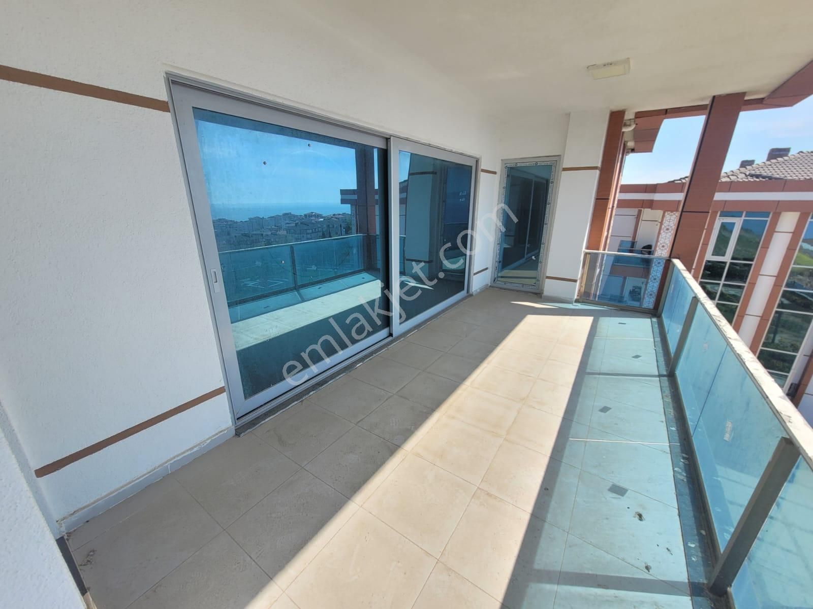 Delux'den Merkezi Konumda Panoramik Deniz Manzaralı Lux 4+1 - Görsel 9