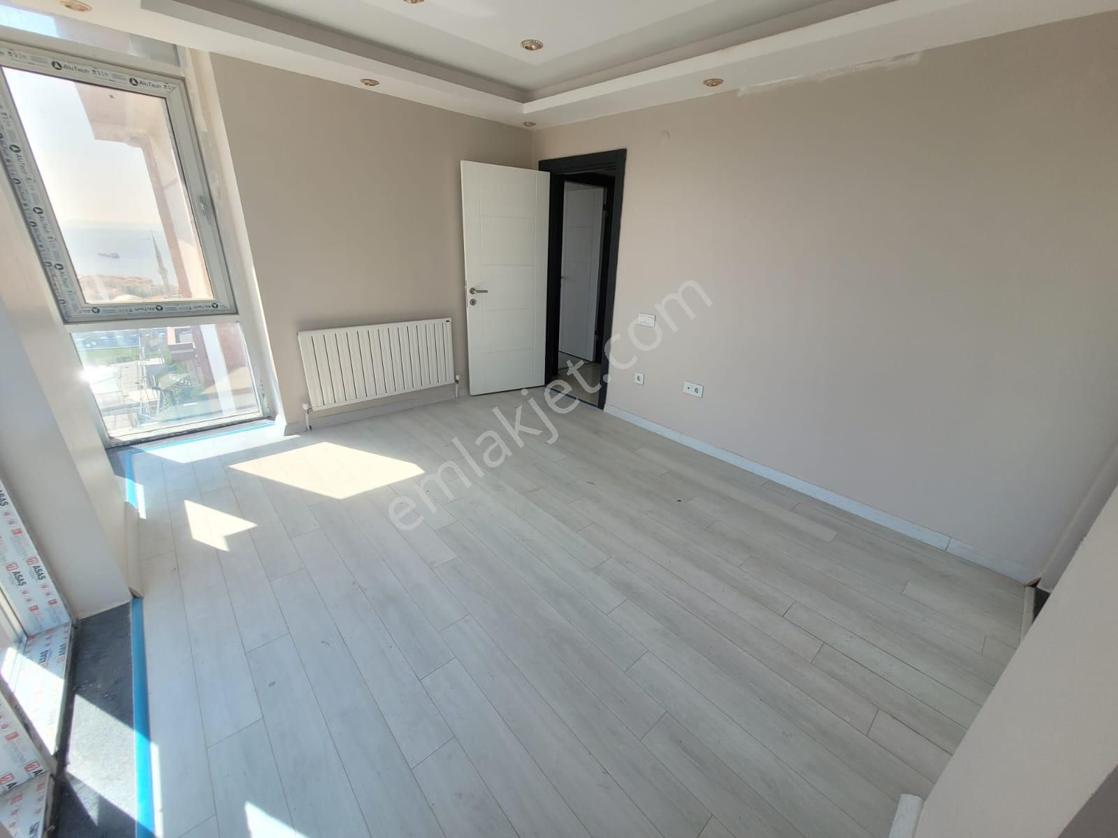 Delux'den Merkezi Konumda Panoramik Deniz Manzaralı Lux 4+1 - Görsel 24