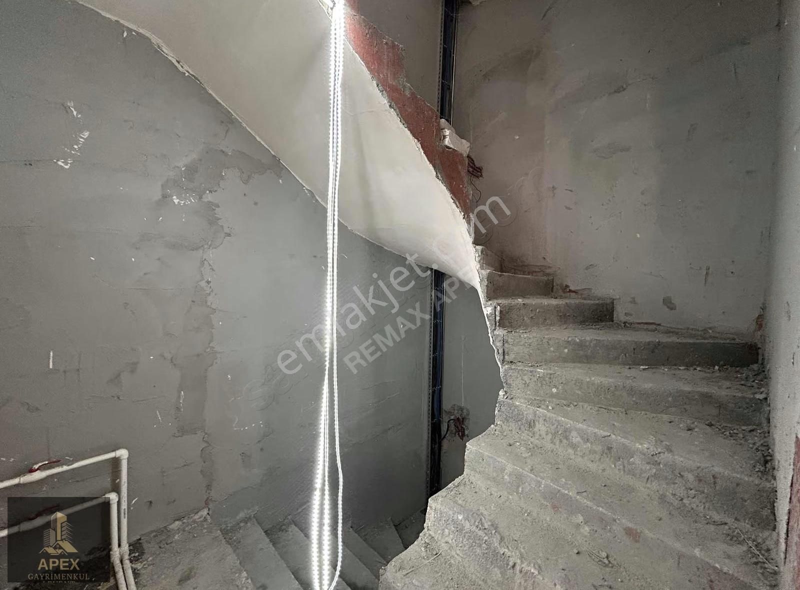 Beşiktaş'ta Denize Yürüme Mesafesinde 1+1 Sıfır Daire - Görsel 17