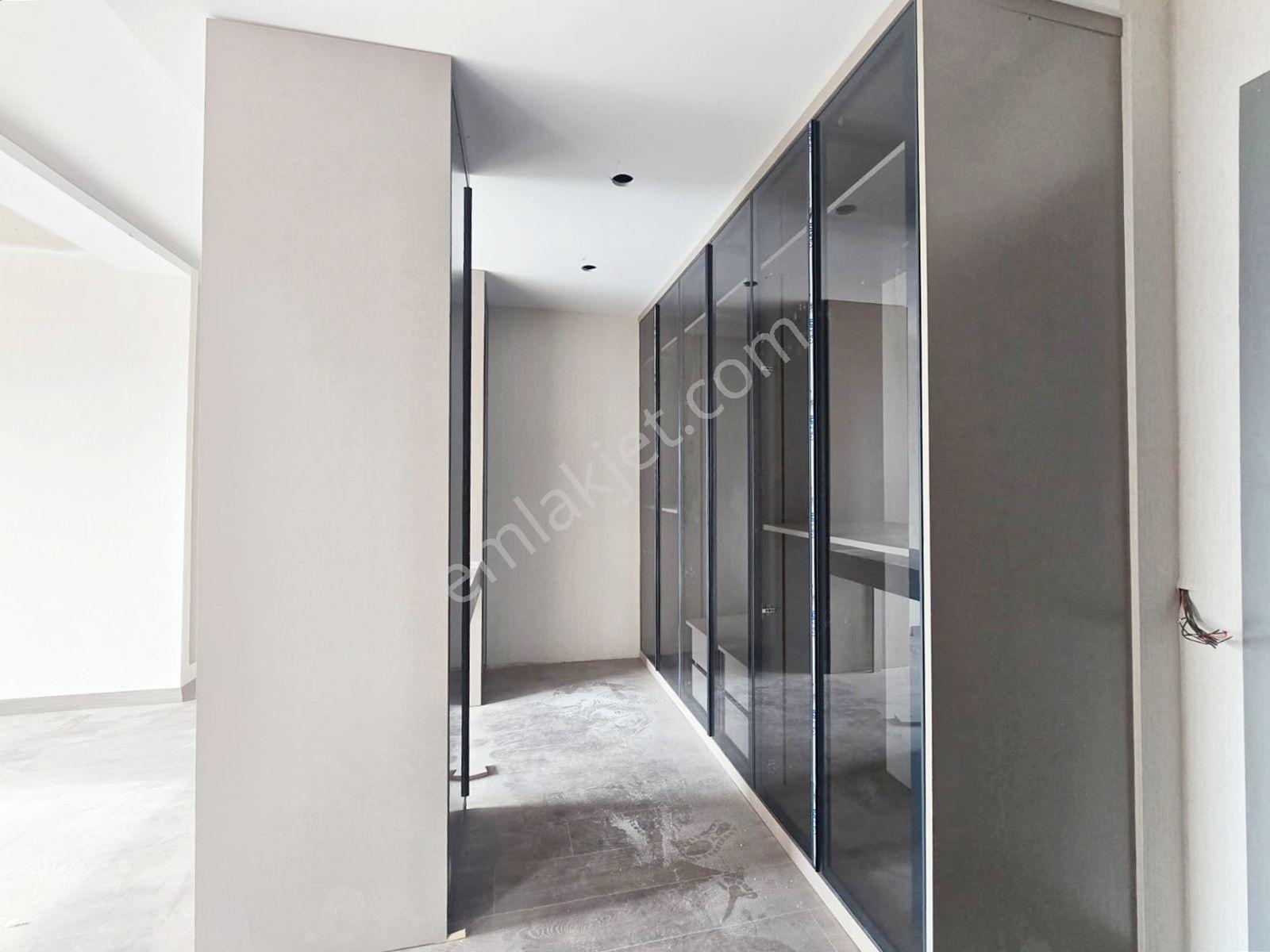 Kabasakal'da 530 M2 Arsalı Site İçi Bağımsız Bireysel Yüzme Havuzlu K. Mutfaklı Akıllı Ev Sistemli - Görsel 12