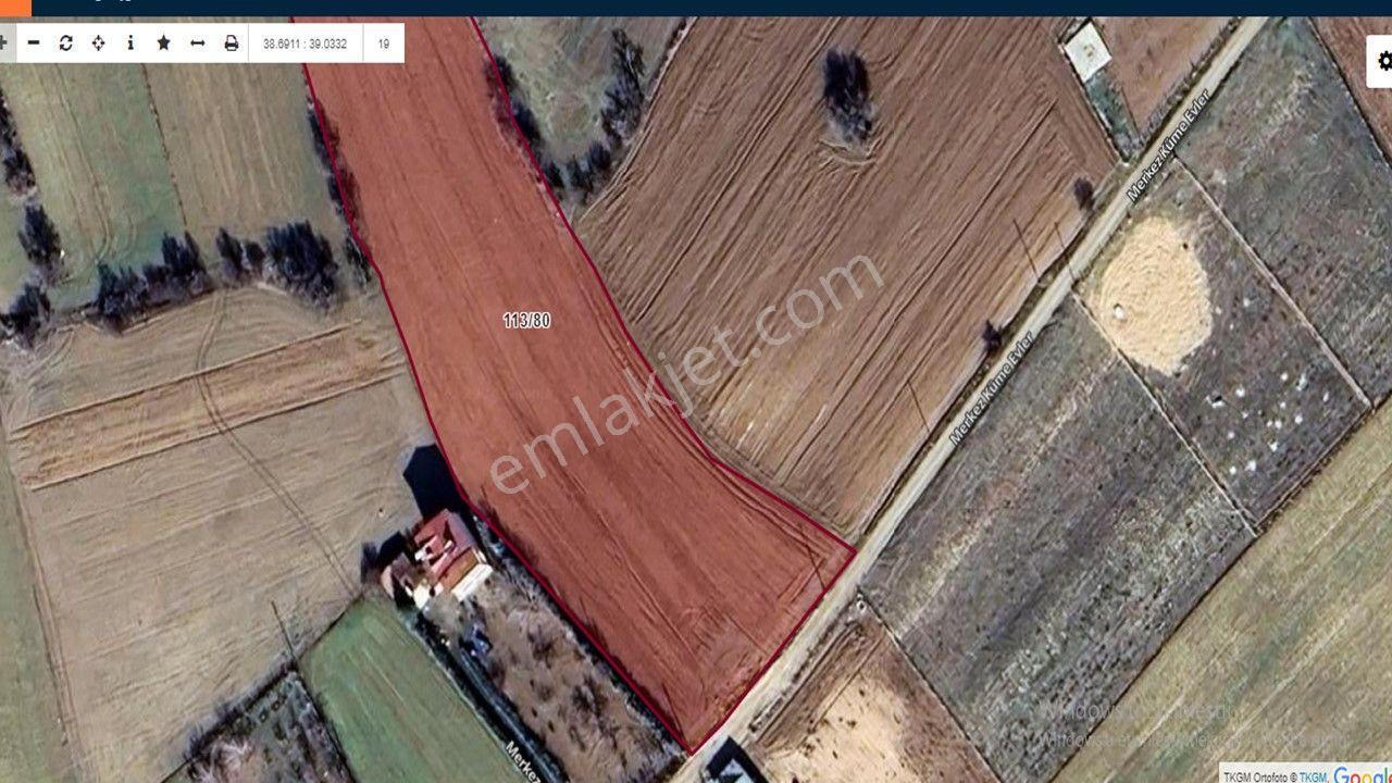 Keban Yolu Poyraz Köyünde Köy Yerleşik İçinde Satlık 7200 M2 Tarla