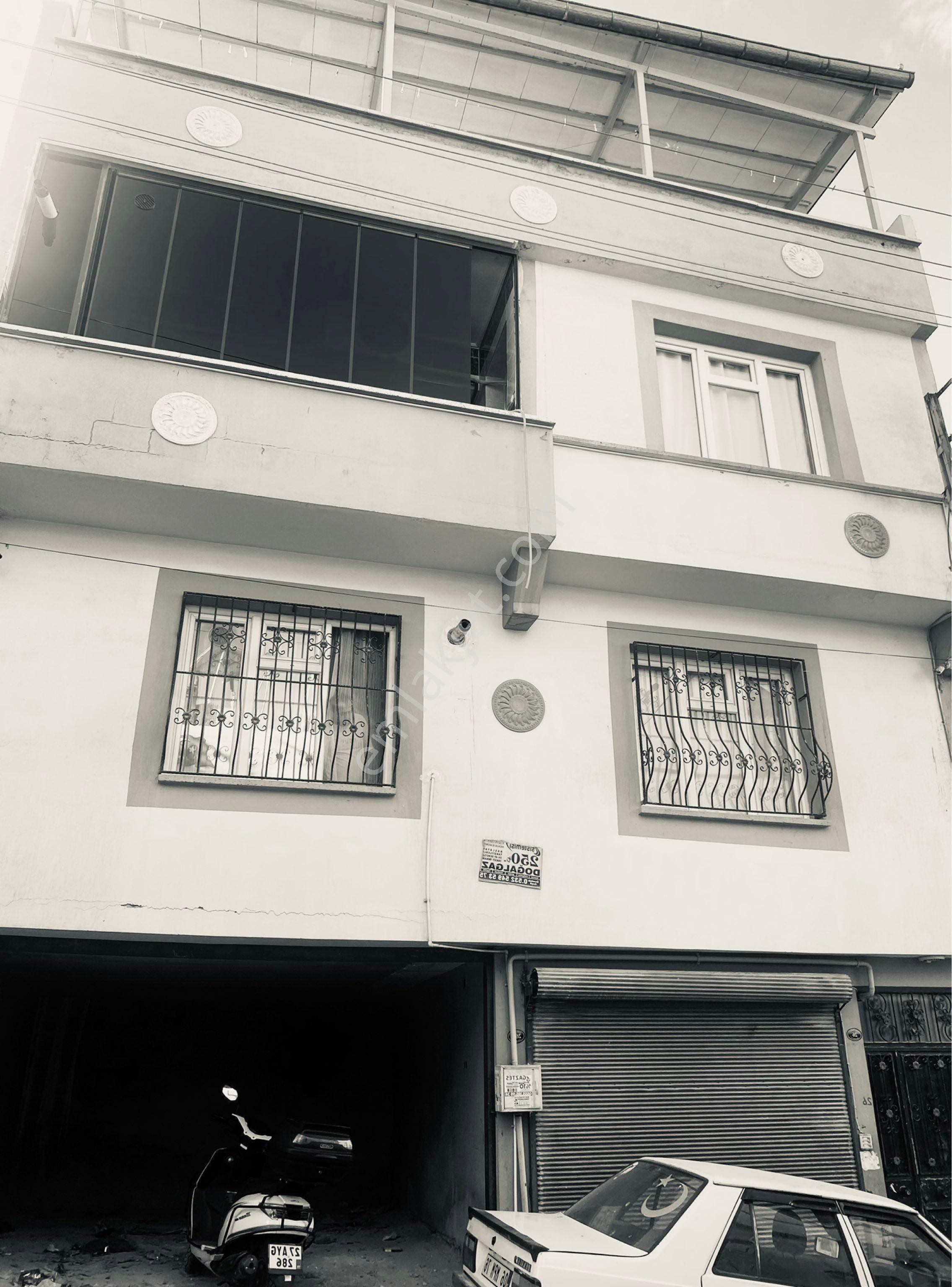 Güneş De 150m 3 Kat Ve 2 Adet Garaj. 3+1 Doğalgazlı, Yalıtımlı