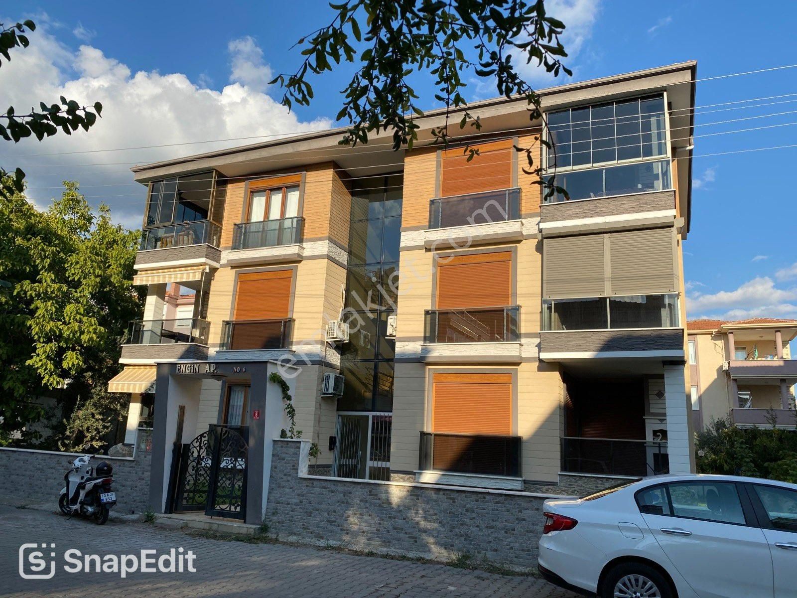 Altınoluk Yağcılar Bölgesinde Denize Yakın 5 Yaşında 2+1 Ebeveyn Banyolu Ayrı Mutfak Satılık Daire - Görsel 2