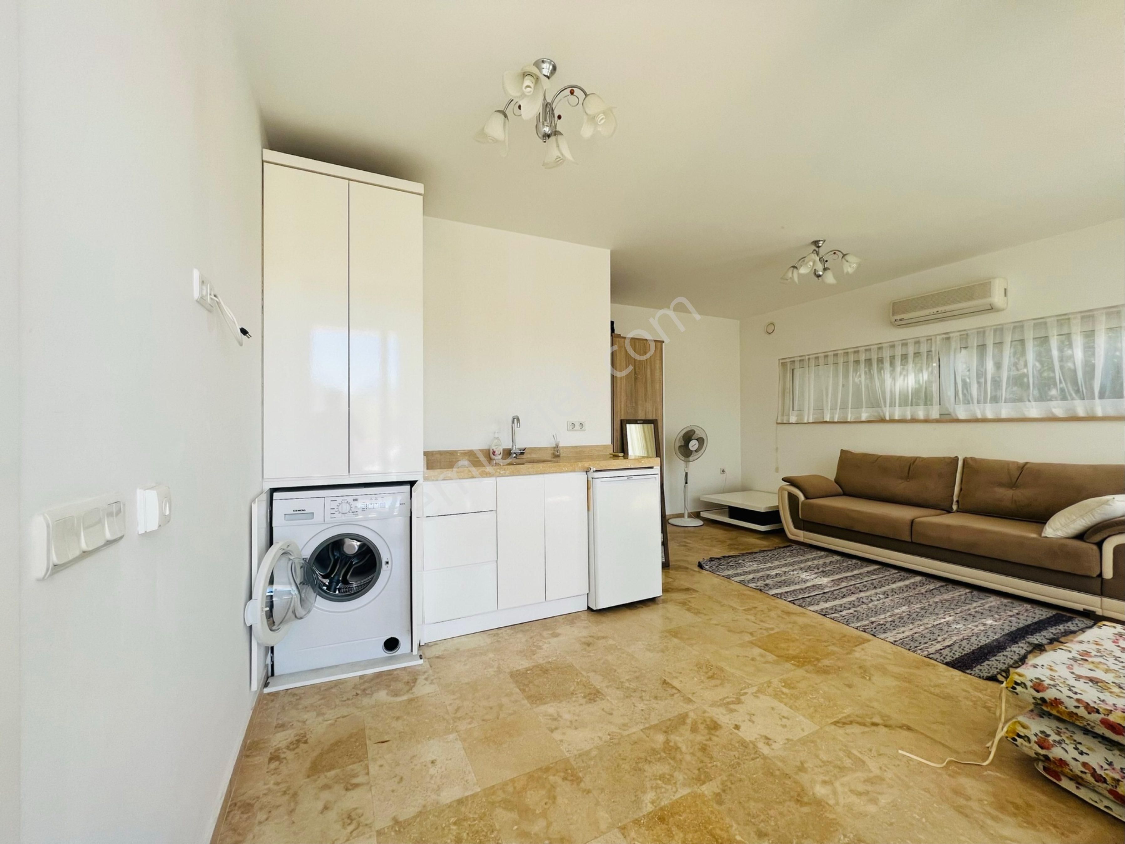 Konaklıda Sahile 300 Mt Müstakil Havuzlu 3+1 Tripleks Villa - Görsel 8