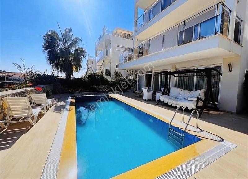 Konaklıda Sahile 300 Mt Müstakil Havuzlu 3+1 Tripleks Villa - Görsel 17