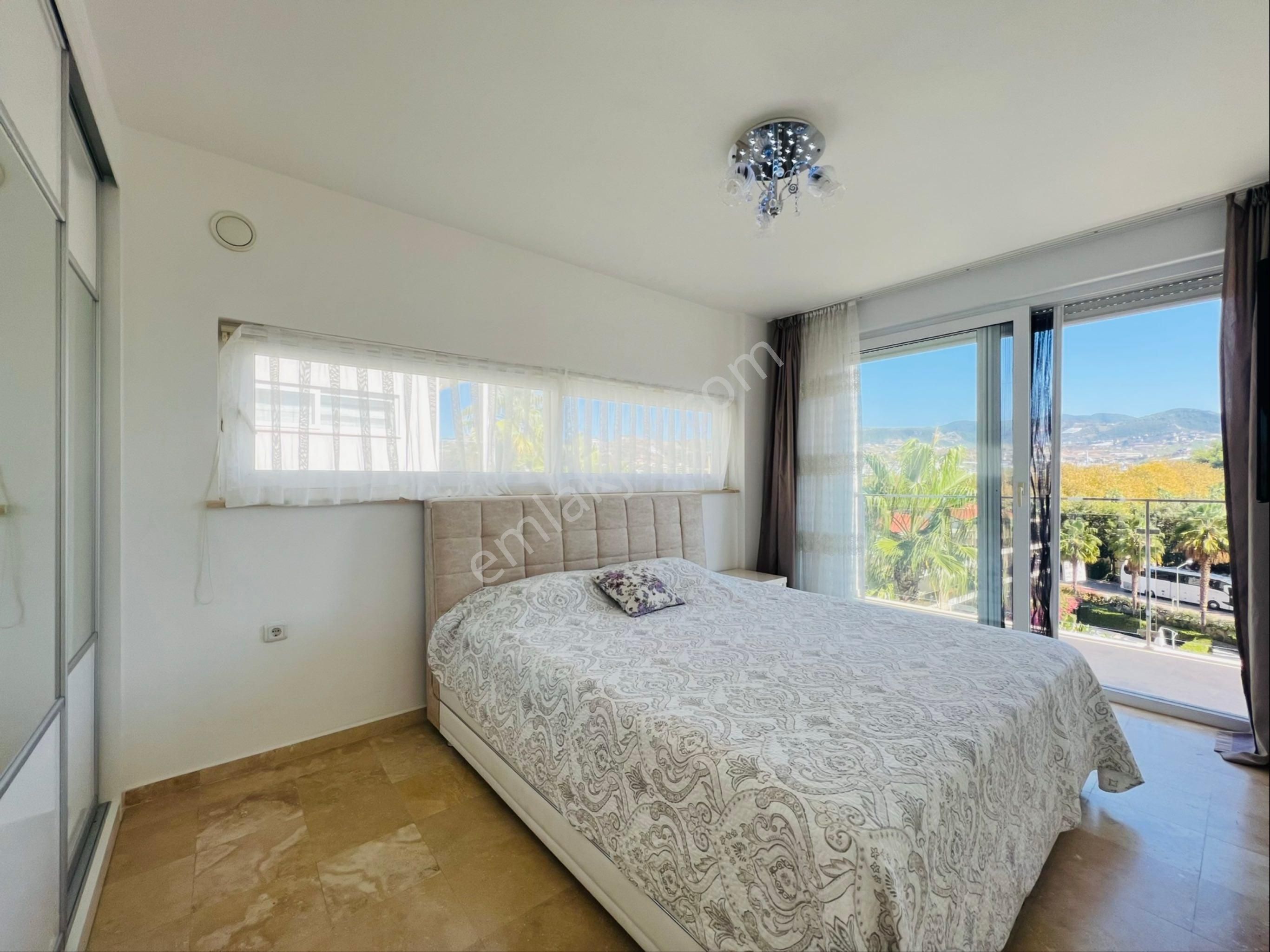 Konaklıda Sahile 300 Mt Müstakil Havuzlu 3+1 Tripleks Villa - Görsel 2