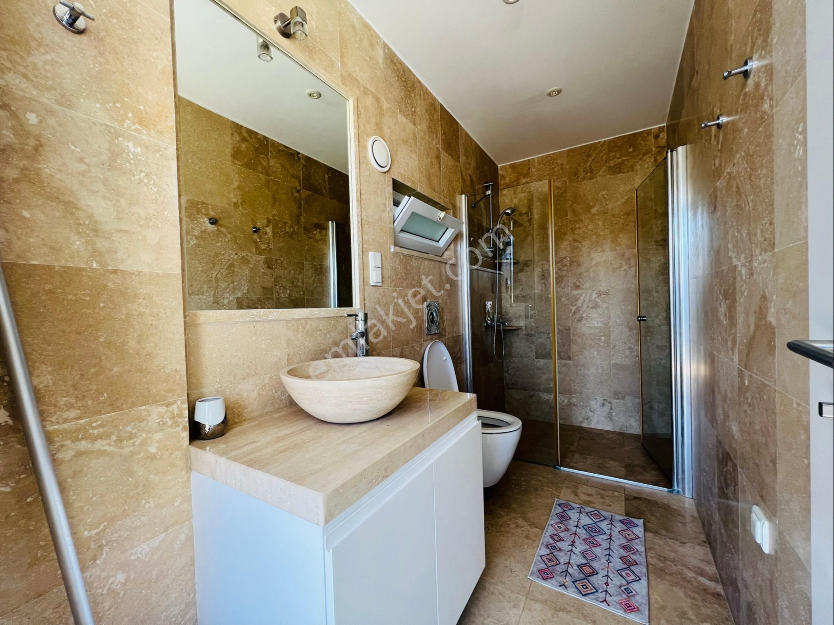 Konaklıda Sahile 300 Mt Müstakil Havuzlu 3+1 Tripleks Villa - Görsel 5