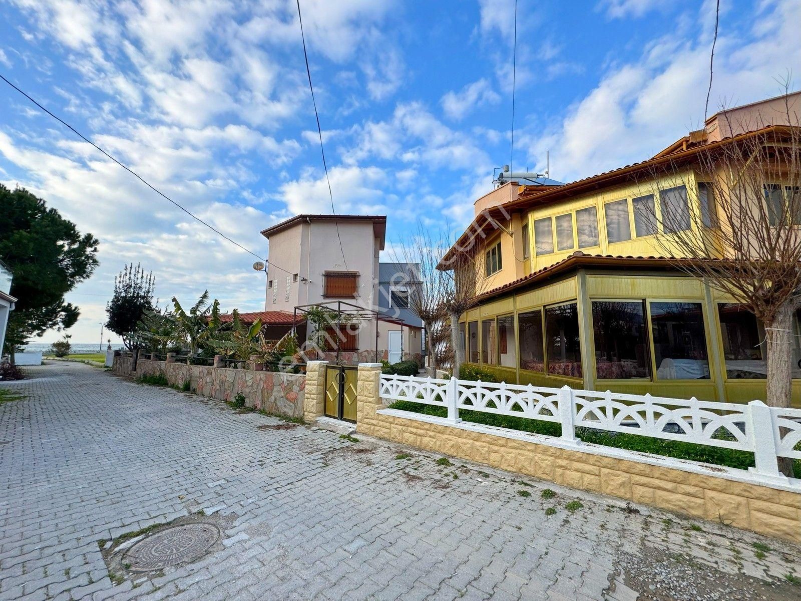 Kuşadası Davutlarda Denize 70 Metre 3+1 Bahçeli Yazlık