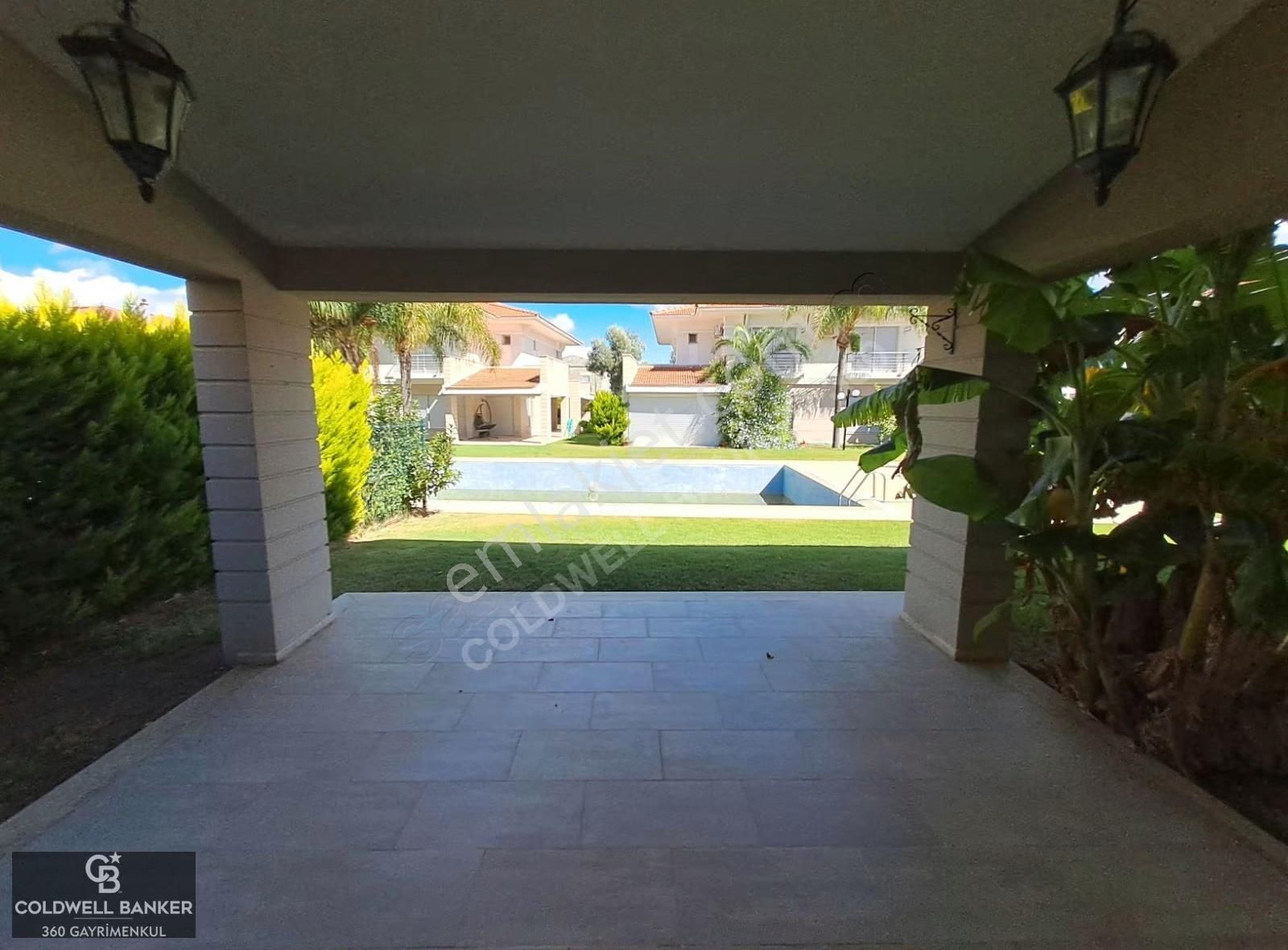 Çeşme Altınyunus Denize 400 M Yüzme Havuzlu Sitede Satılık Villa - Görsel 13