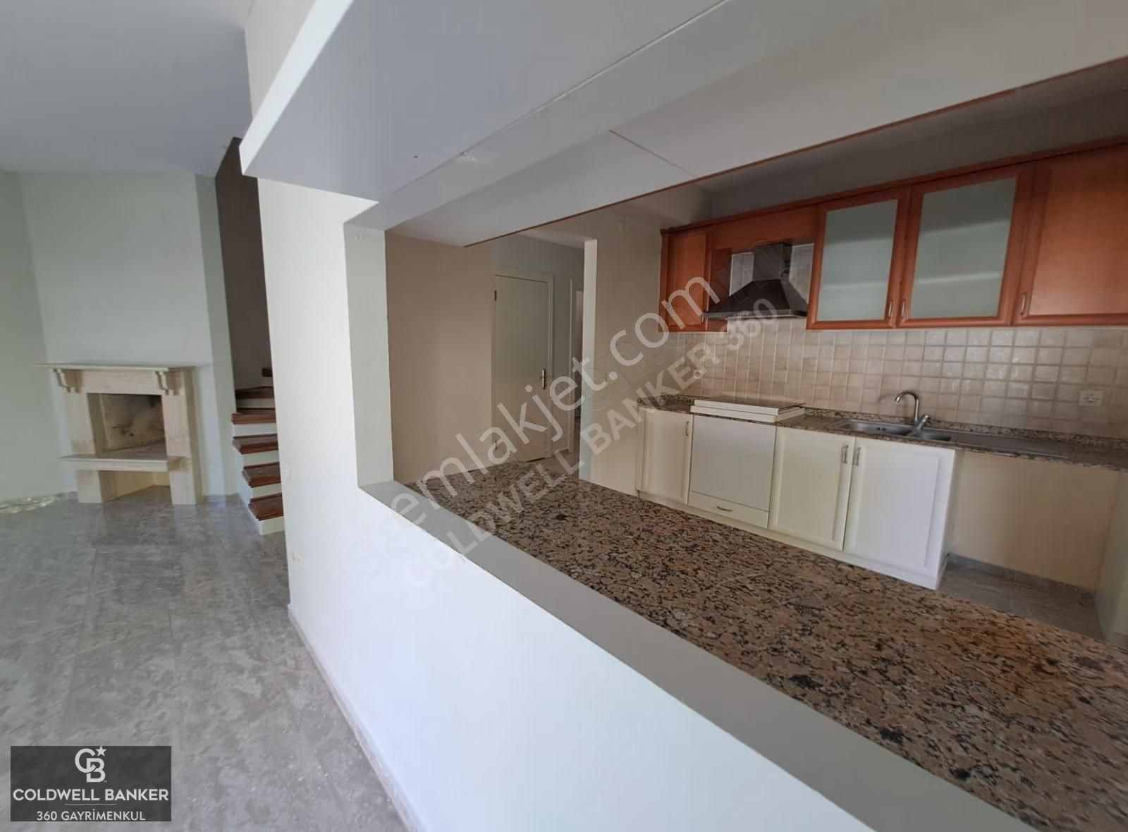 Çeşme Altınyunus Denize 400 M Yüzme Havuzlu Sitede Satılık Villa - Görsel 2