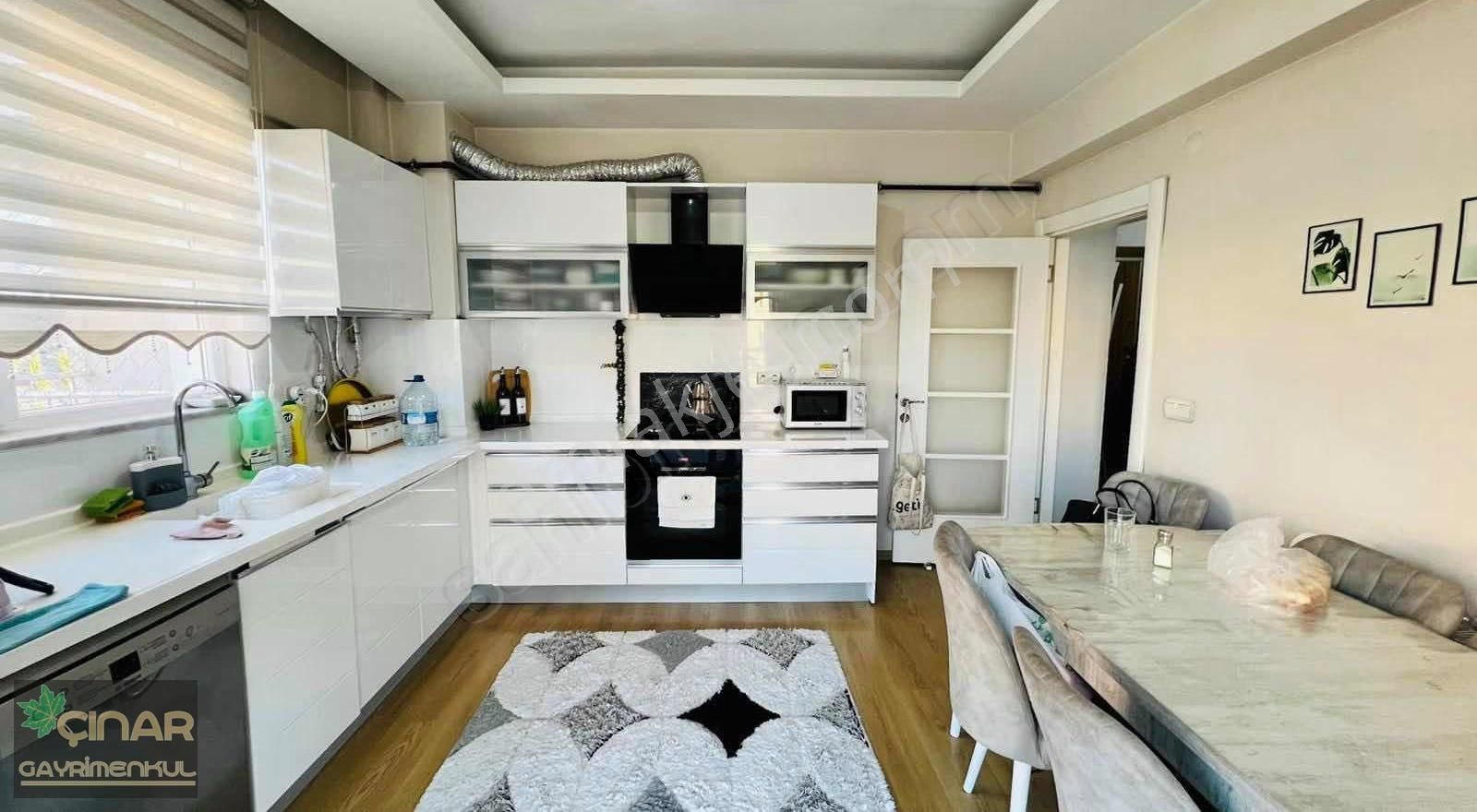 Esentepe'de Yüksekkrediye Uygun Merkezi Konumda Satılık3+1 Daire - Görsel 3