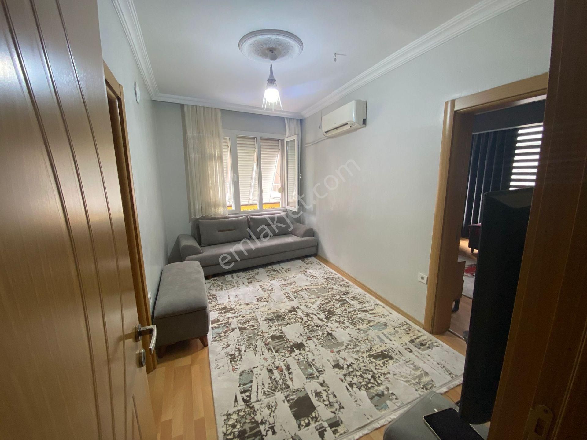 Acill Konak 26 Ağustos Mah.de Levent Meydan Yakını 2+1 70m2 Ayrı Mutfak Arakat Bakımlı Satılık Daire - Görsel 3