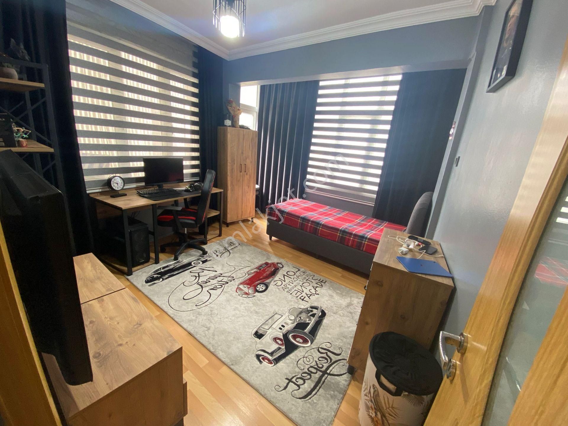 Acill Konak 26 Ağustos Mah.de Levent Meydan Yakını 2+1 70m2 Ayrı Mutfak Arakat Bakımlı Satılık Daire - Görsel 7