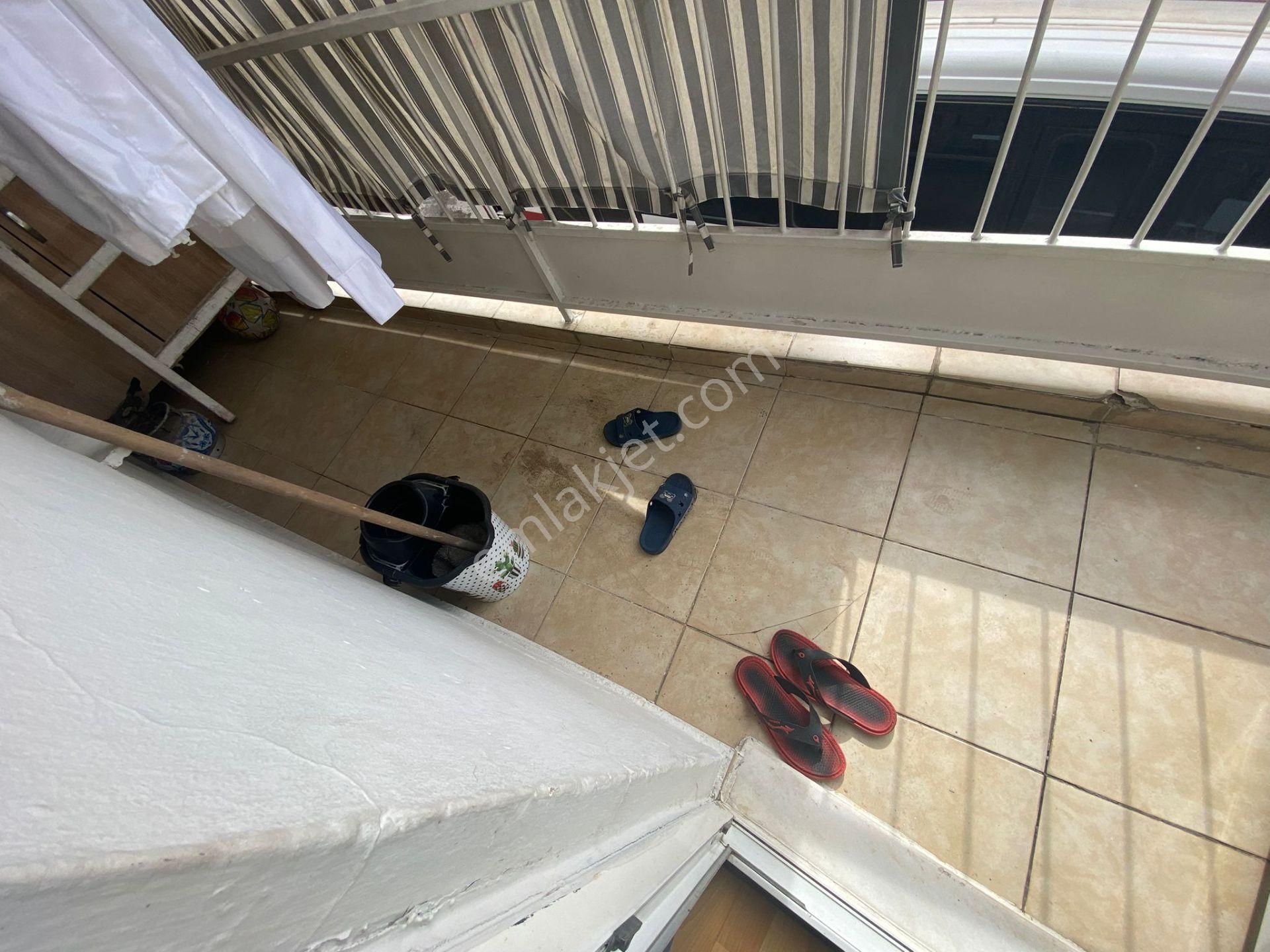Acill Konak 26 Ağustos Mah.de Levent Meydan Yakını 2+1 70m2 Ayrı Mutfak Arakat Bakımlı Satılık Daire - Görsel 24