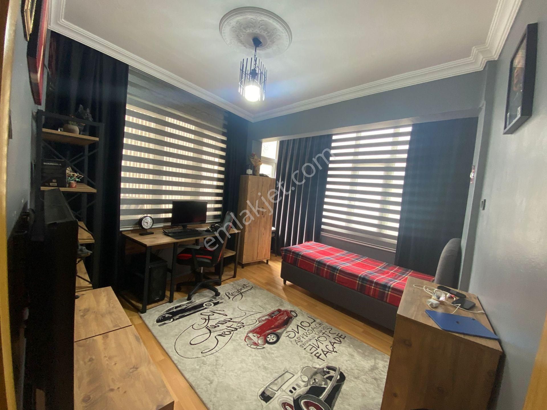 Acill Konak 26 Ağustos Mah.de Levent Meydan Yakını 2+1 70m2 Ayrı Mutfak Arakat Bakımlı Satılık Daire - Görsel 8