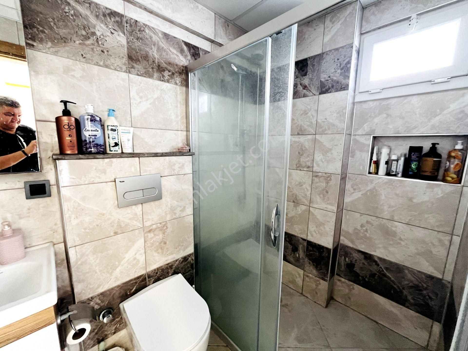 Kuşadası Otogar Arkasında Lüks Sitede Eşyalı 2+1 Daire - Görsel 13