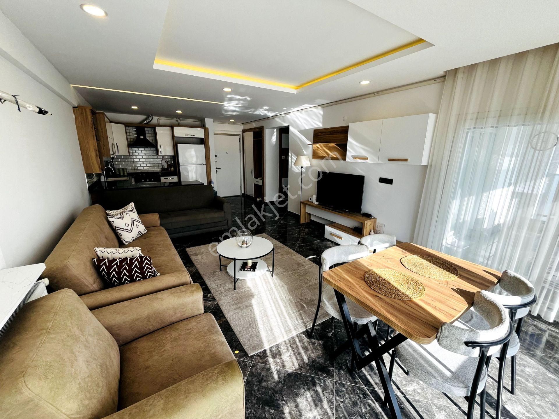 Kuşadası Otogar Arkasında Lüks Sitede Eşyalı 2+1 Daire - Görsel 8