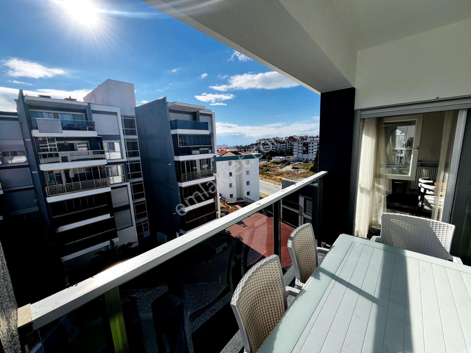 Kuşadası Otogar Arkasında Lüks Sitede Eşyalı 2+1 Daire - Görsel 24