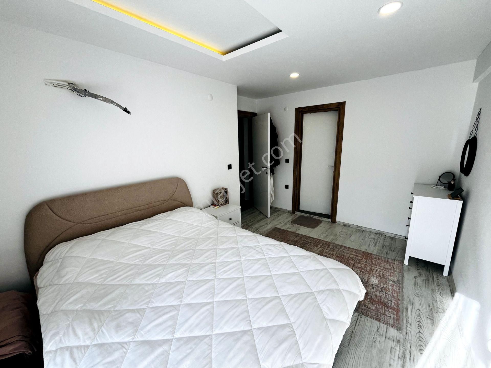 Kuşadası Otogar Arkasında Lüks Sitede Eşyalı 2+1 Daire - Görsel 11