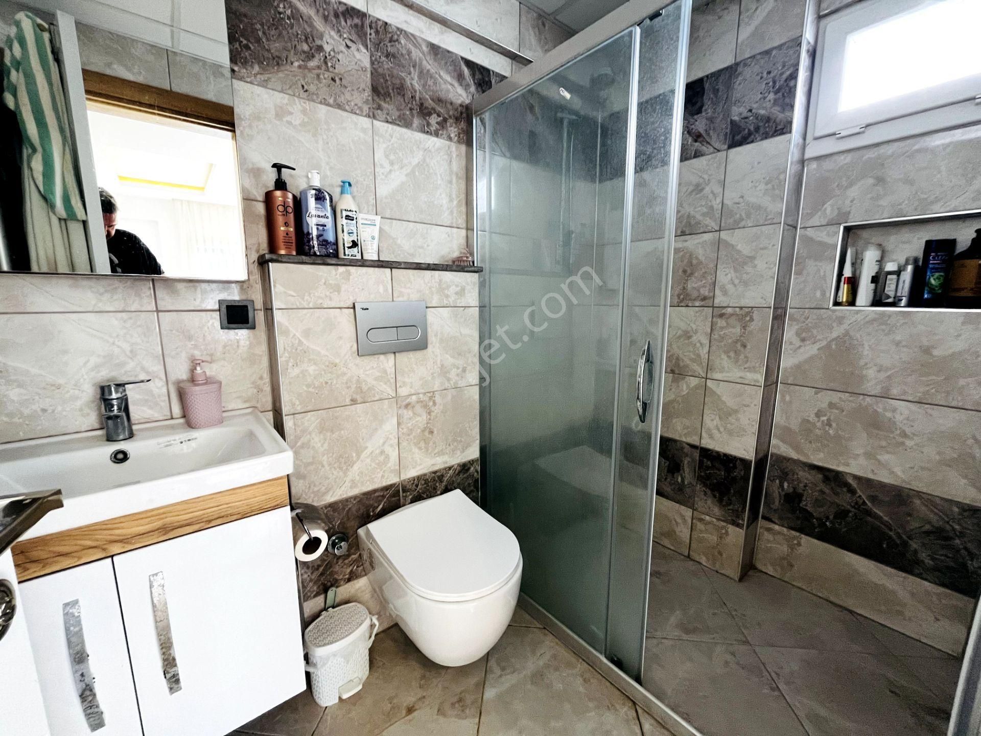 Kuşadası Otogar Arkasında Lüks Sitede Eşyalı 2+1 Daire - Görsel 14