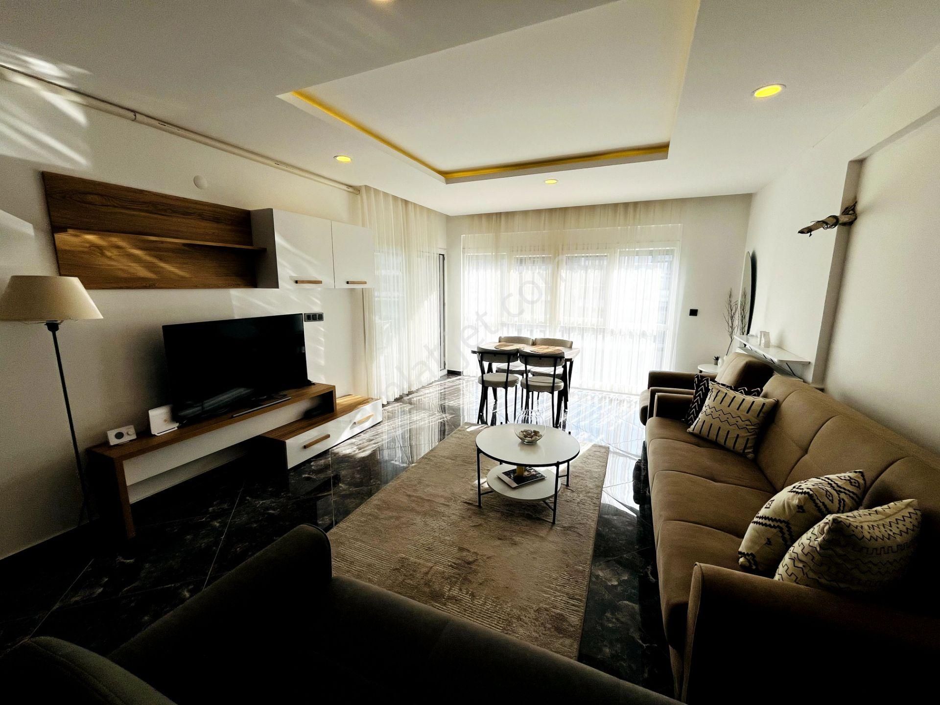 Kuşadası Otogar Arkasında Lüks Sitede Eşyalı 2+1 Daire - Görsel 5