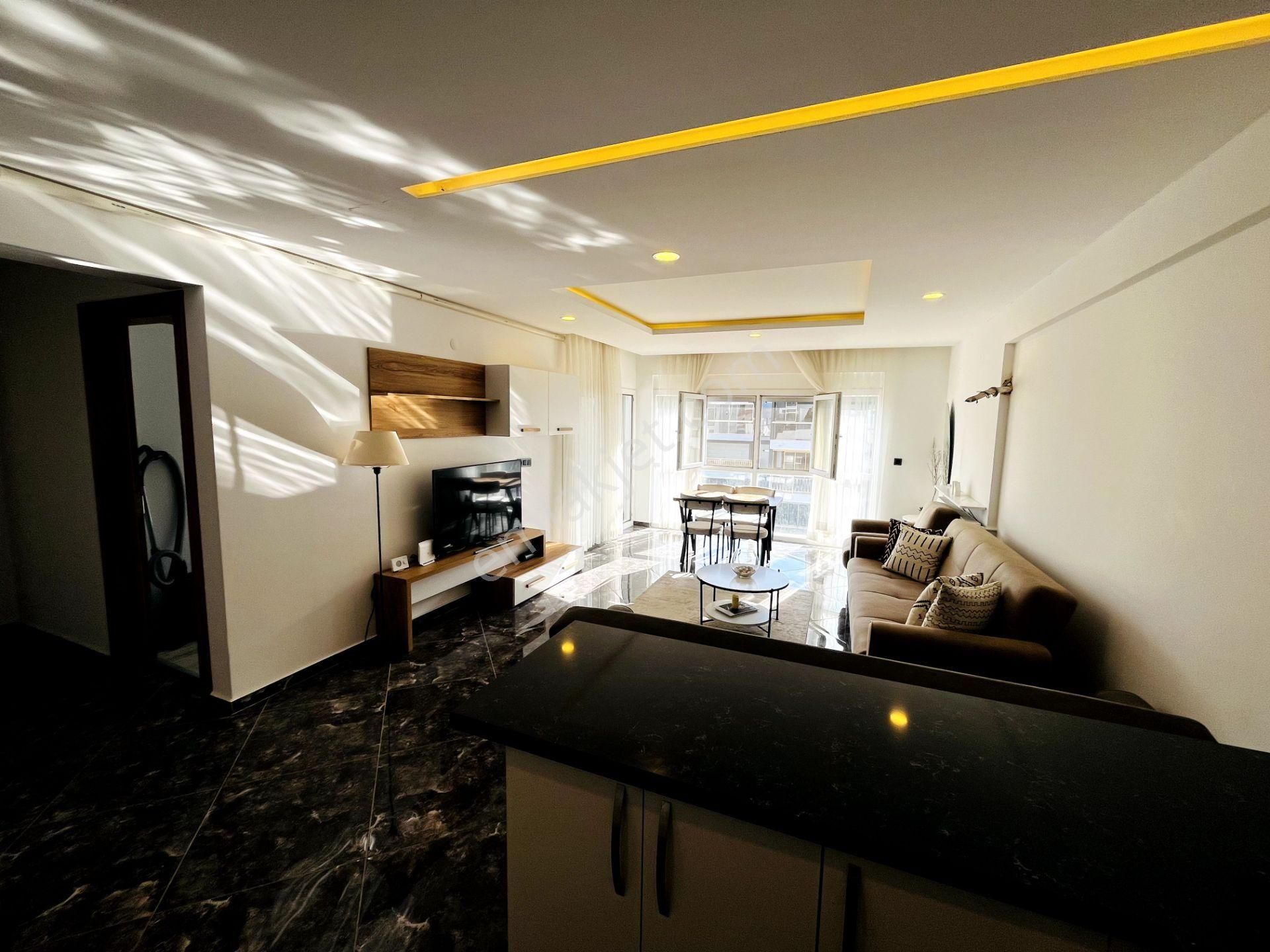 Kuşadası Otogar Arkasında Lüks Sitede Eşyalı 2+1 Daire - Görsel 4