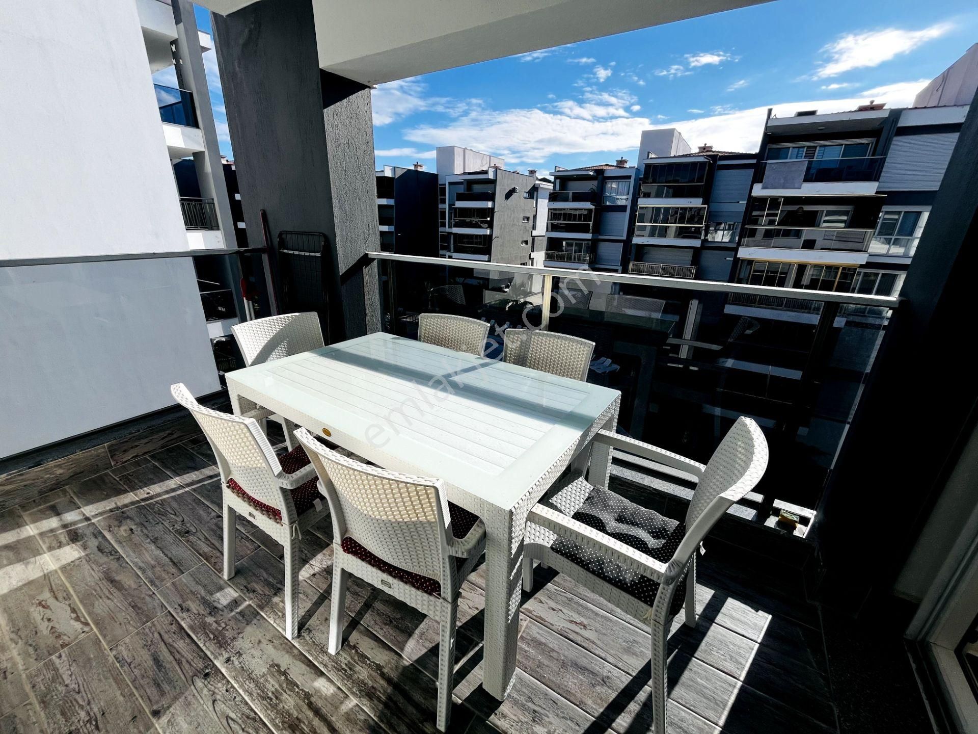 Kuşadası Otogar Arkasında Lüks Sitede Eşyalı 2+1 Daire - Görsel 20