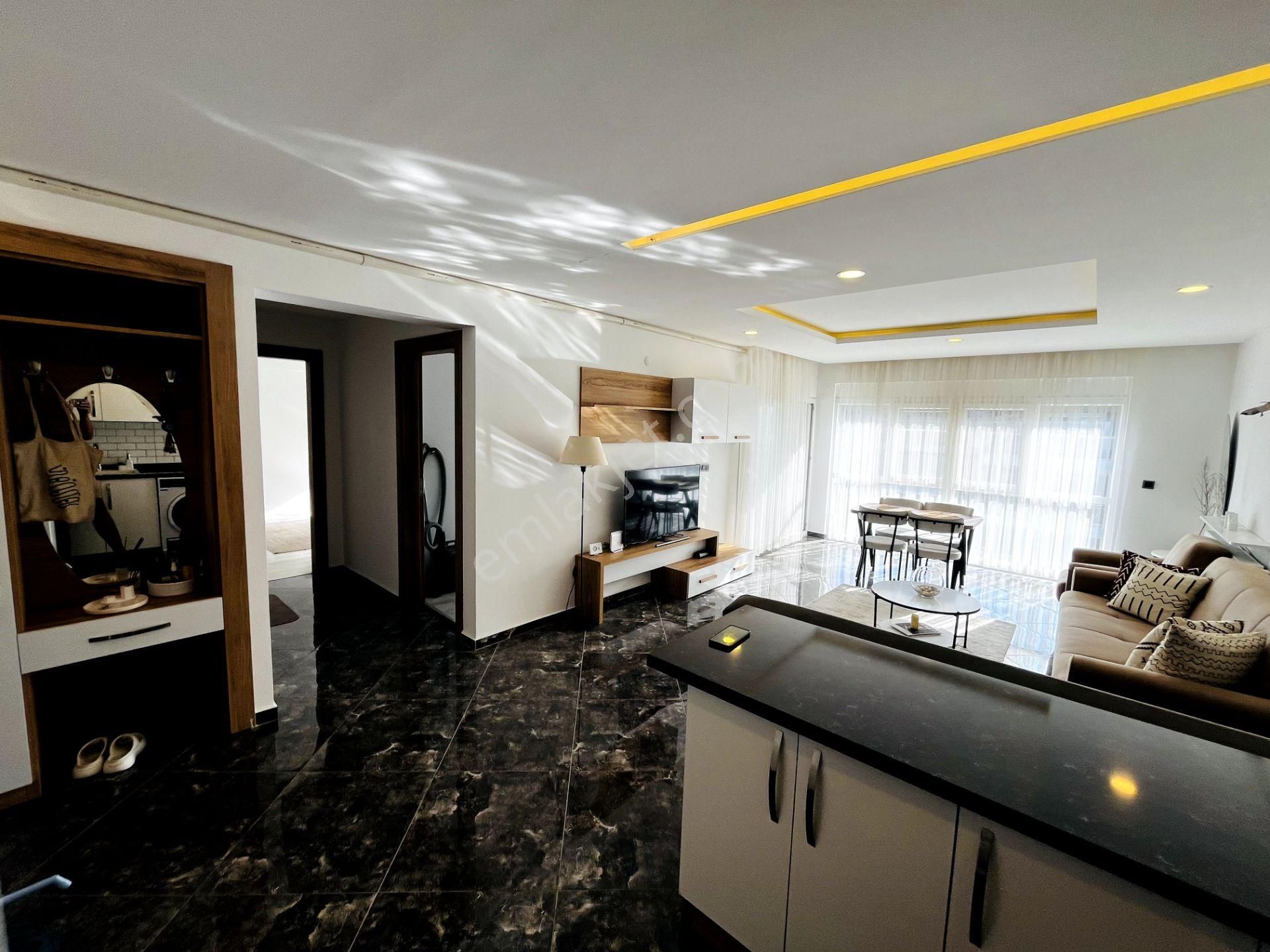 Kuşadası Otogar Arkasında Lüks Sitede Eşyalı 2+1 Daire - Görsel 6