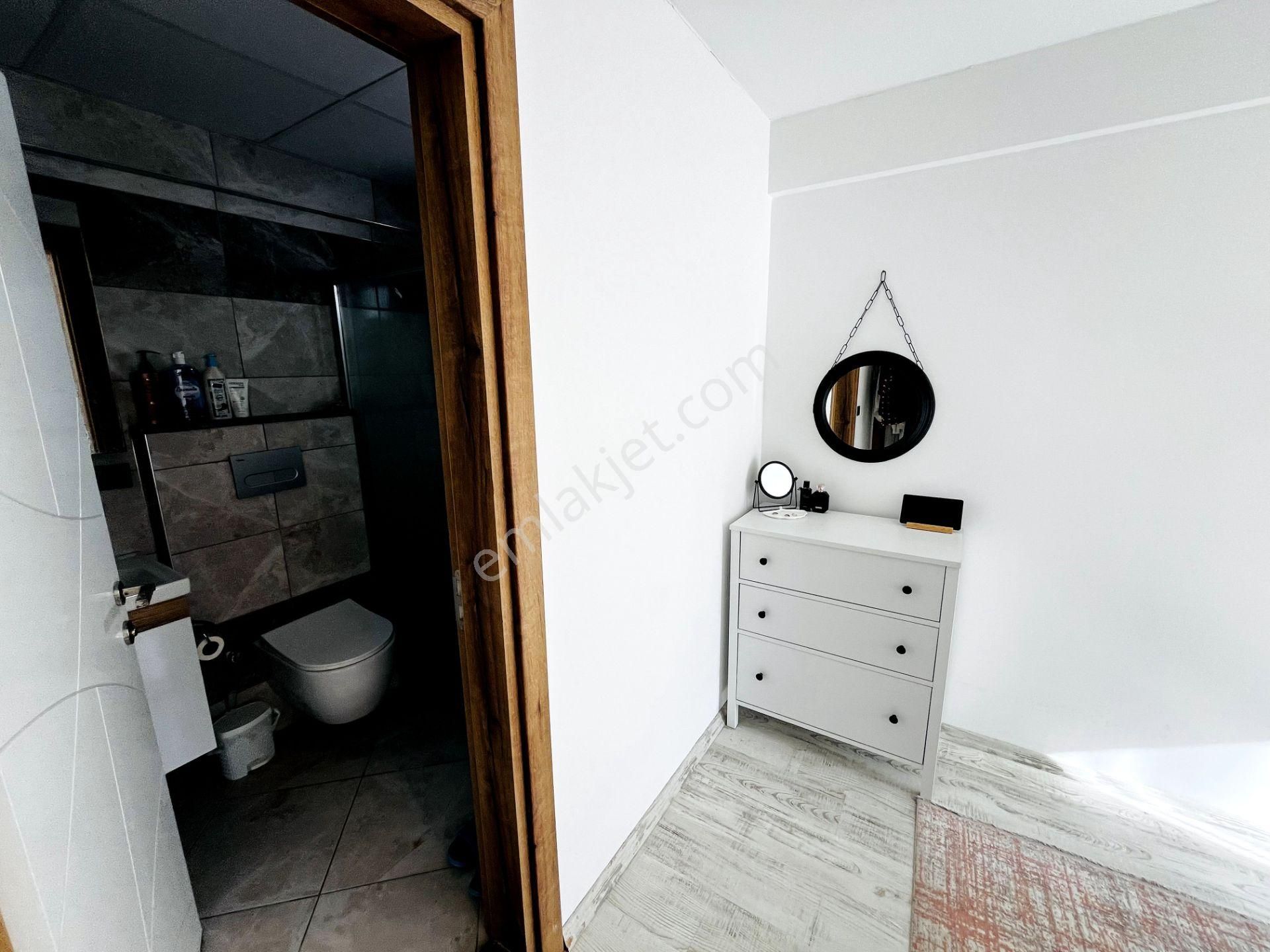 Kuşadası Otogar Arkasında Lüks Sitede Eşyalı 2+1 Daire - Görsel 12