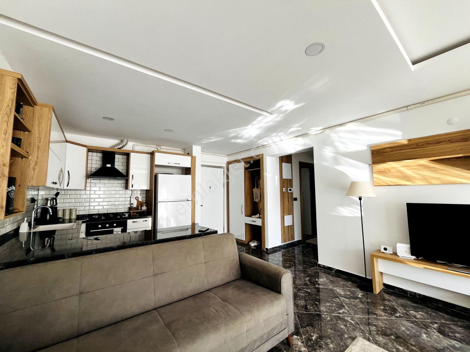 Kuşadası Otogar Arkasında Lüks Sitede Eşyalı 2+1 Daire - Görsel 22