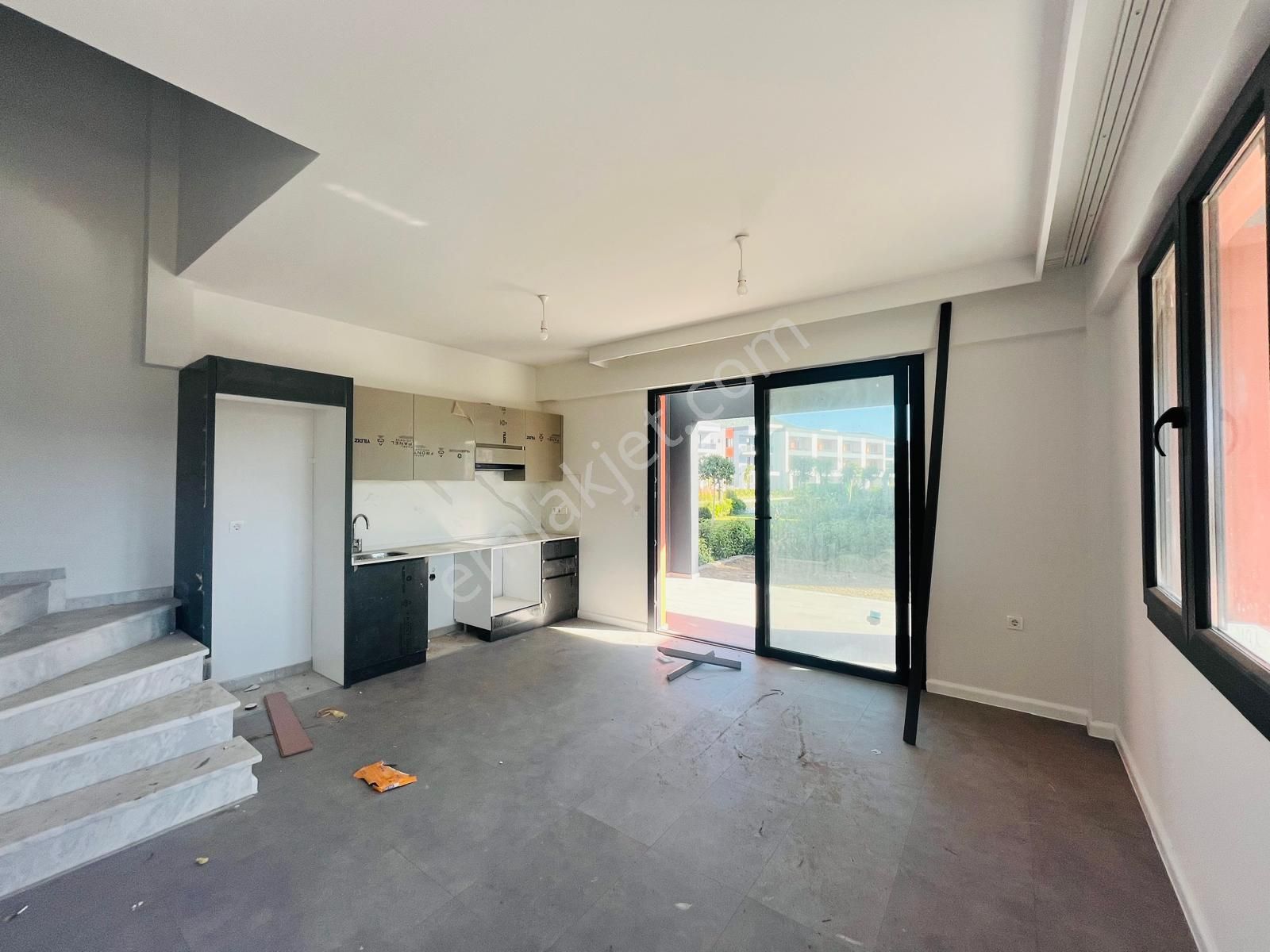 Emsalsiz Havuzlu Site İçerisinde 2+1 117 M2 İkiz Villa - Görsel 16