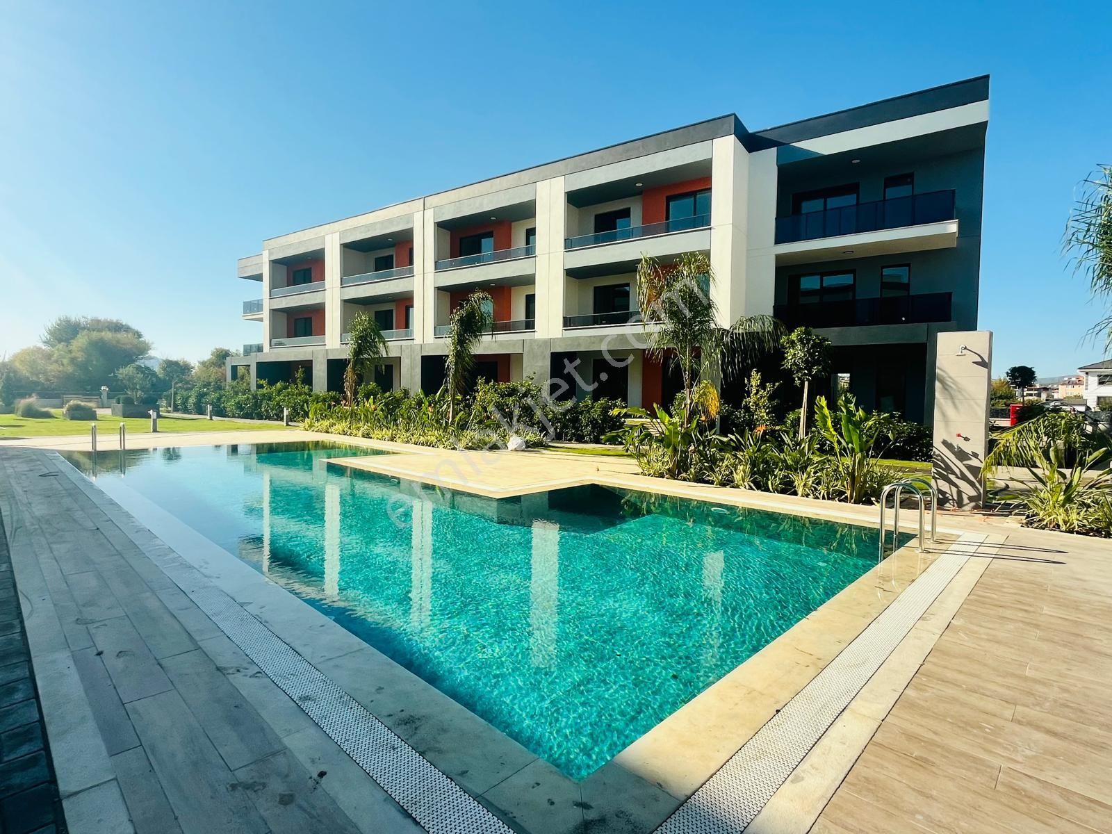 Emsalsiz Havuzlu Site İçerisinde 2+1 117 M2 İkiz Villa