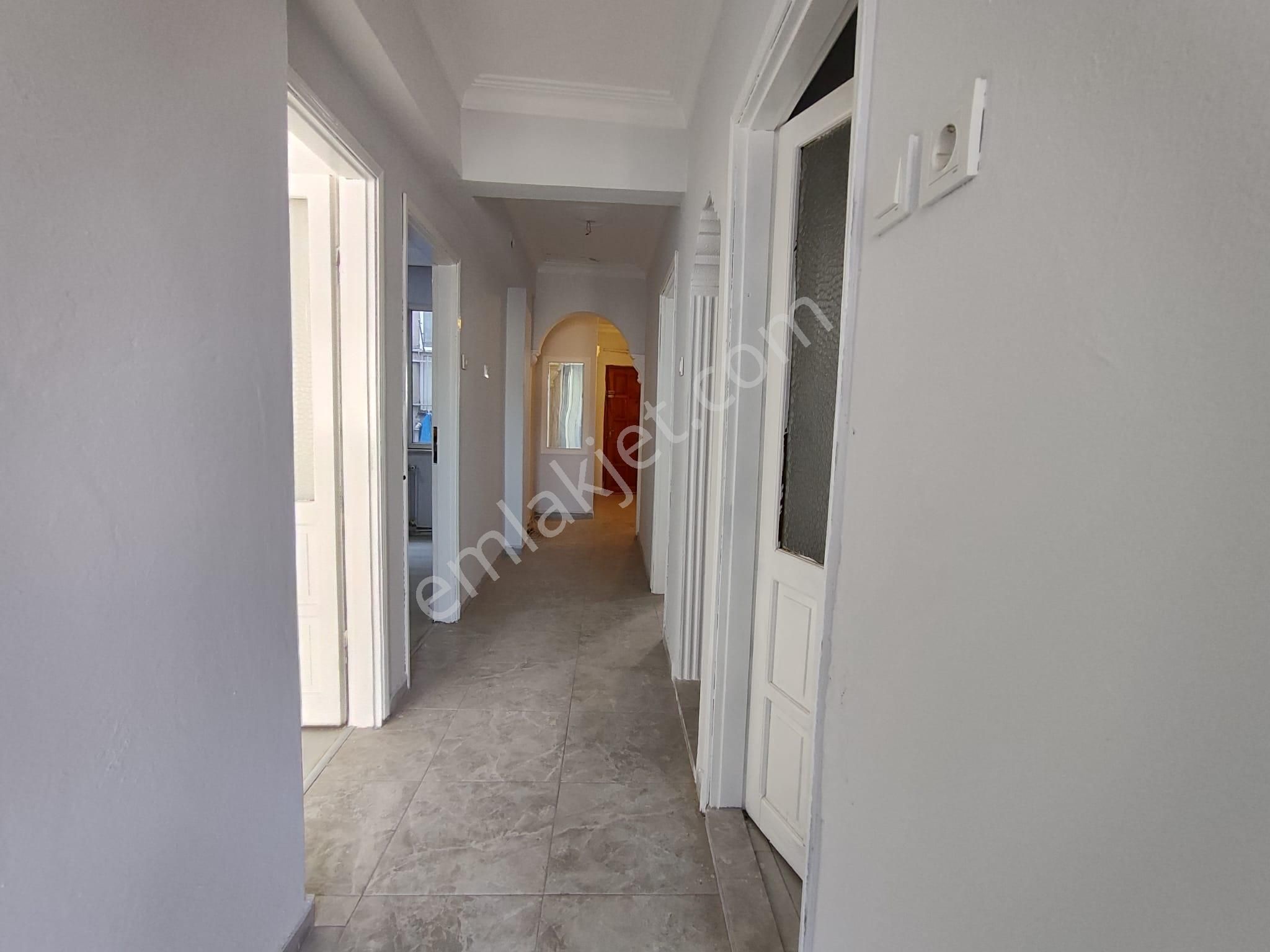 Balıkesir Altıeylül Mahallesi Harika Konumda 2+1 Satılık Daire - Görsel 2
