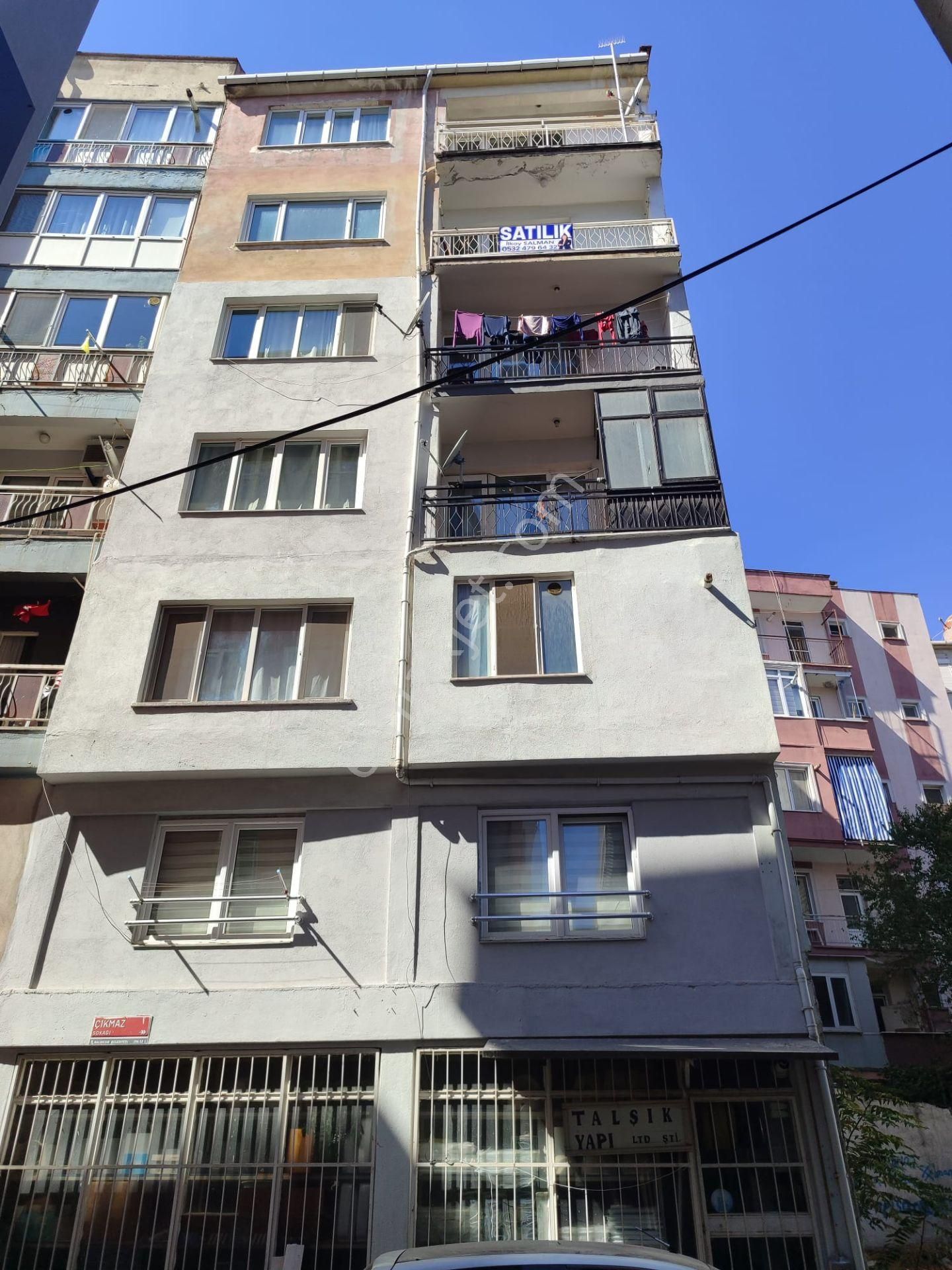 Balıkesir Altıeylül Mahallesi Harika Konumda 2+1 Satılık Daire