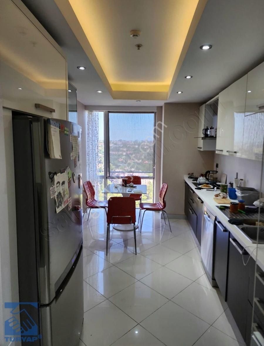 Bahçeşehir Loca'da Gölet Manzaralı 3+1 Satılık *fırsat Fiyat*