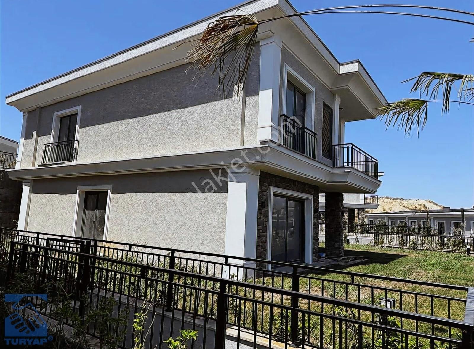 Bahçeşehir Alya Bahçe Tam Müstakil 380 M2 Bahçeli Satılık Villa - Görsel 3