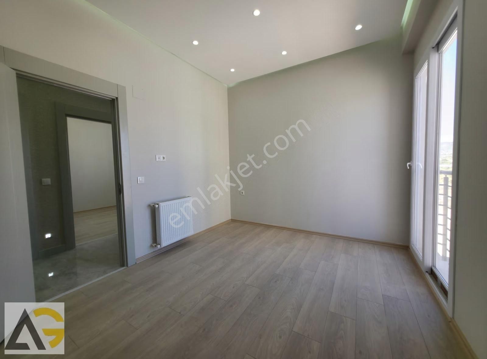 Auradan Mezitli Yeni Yolda Satılık 3+1 Daire - Görsel 8