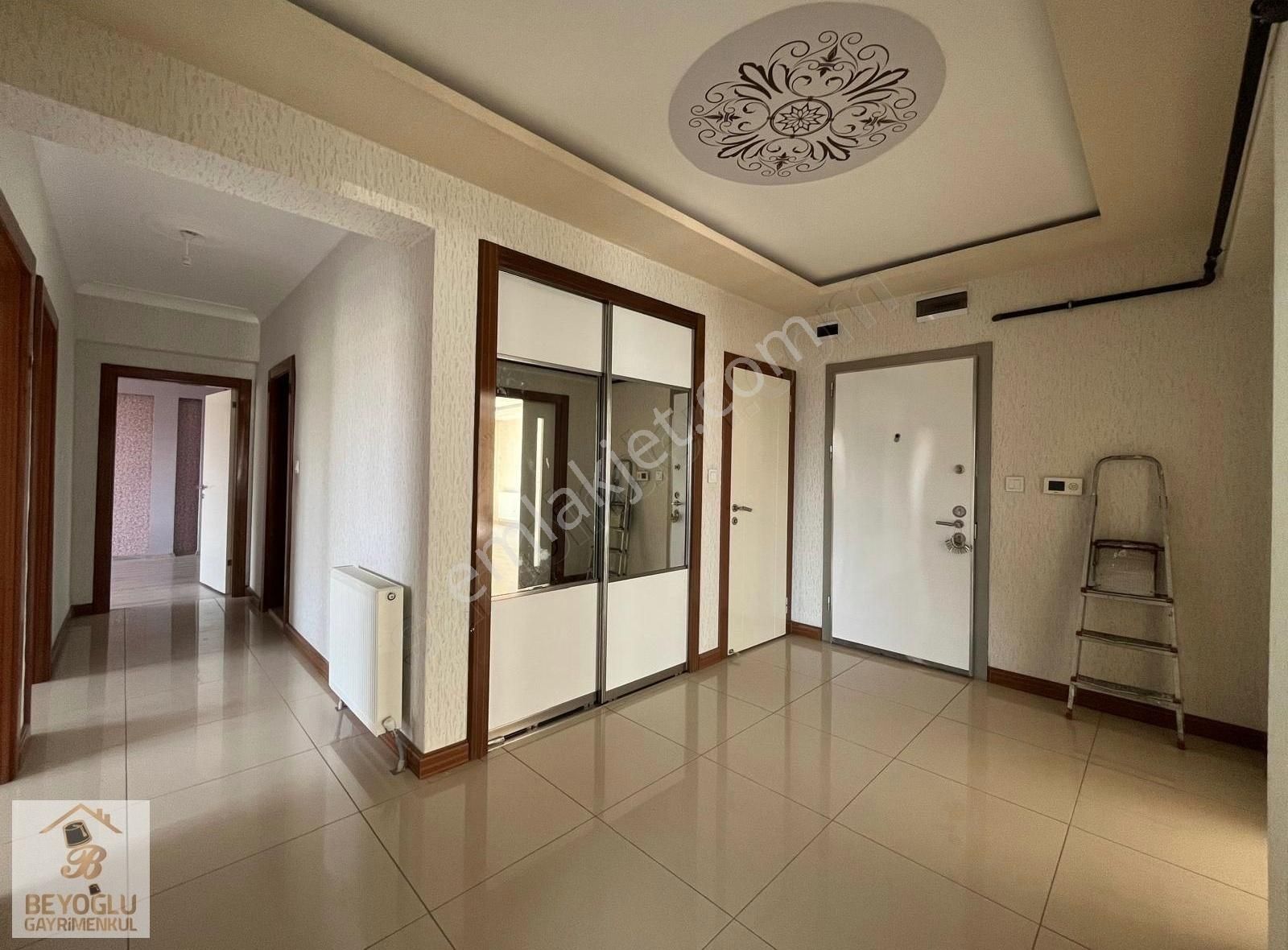 Beyoğlu'ndan 5.kat Teras Balkonlu Güney Cephe Manzaralı 4+1 Site - Görsel 8