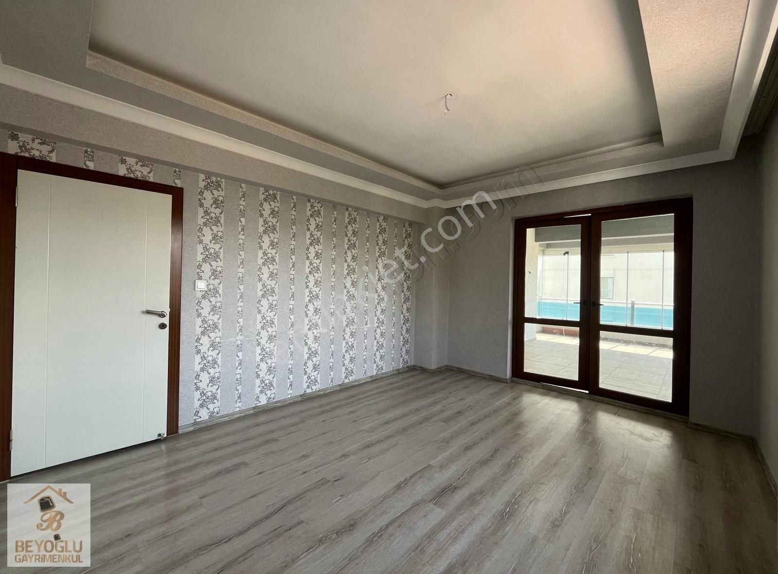 Beyoğlu'ndan 5.kat Teras Balkonlu Güney Cephe Manzaralı 4+1 Site - Görsel 9