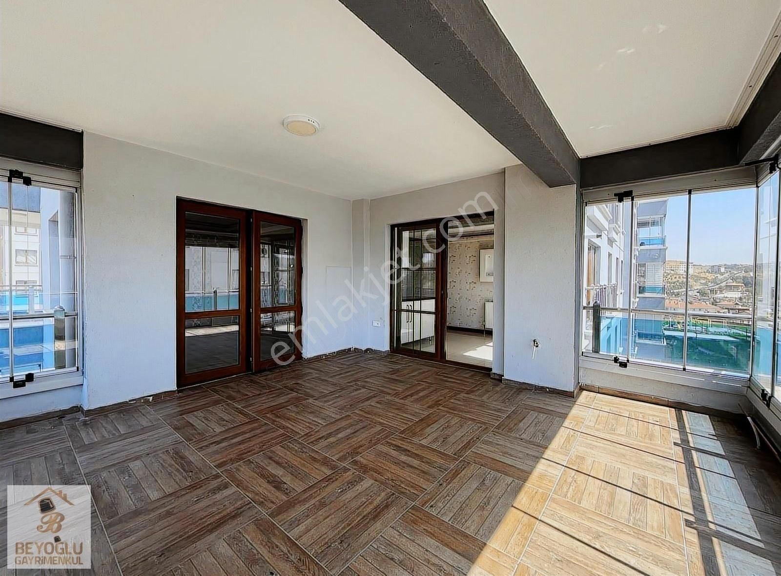 Beyoğlu'ndan 5.kat Teras Balkonlu Güney Cephe Manzaralı 4+1 Site - Görsel 17