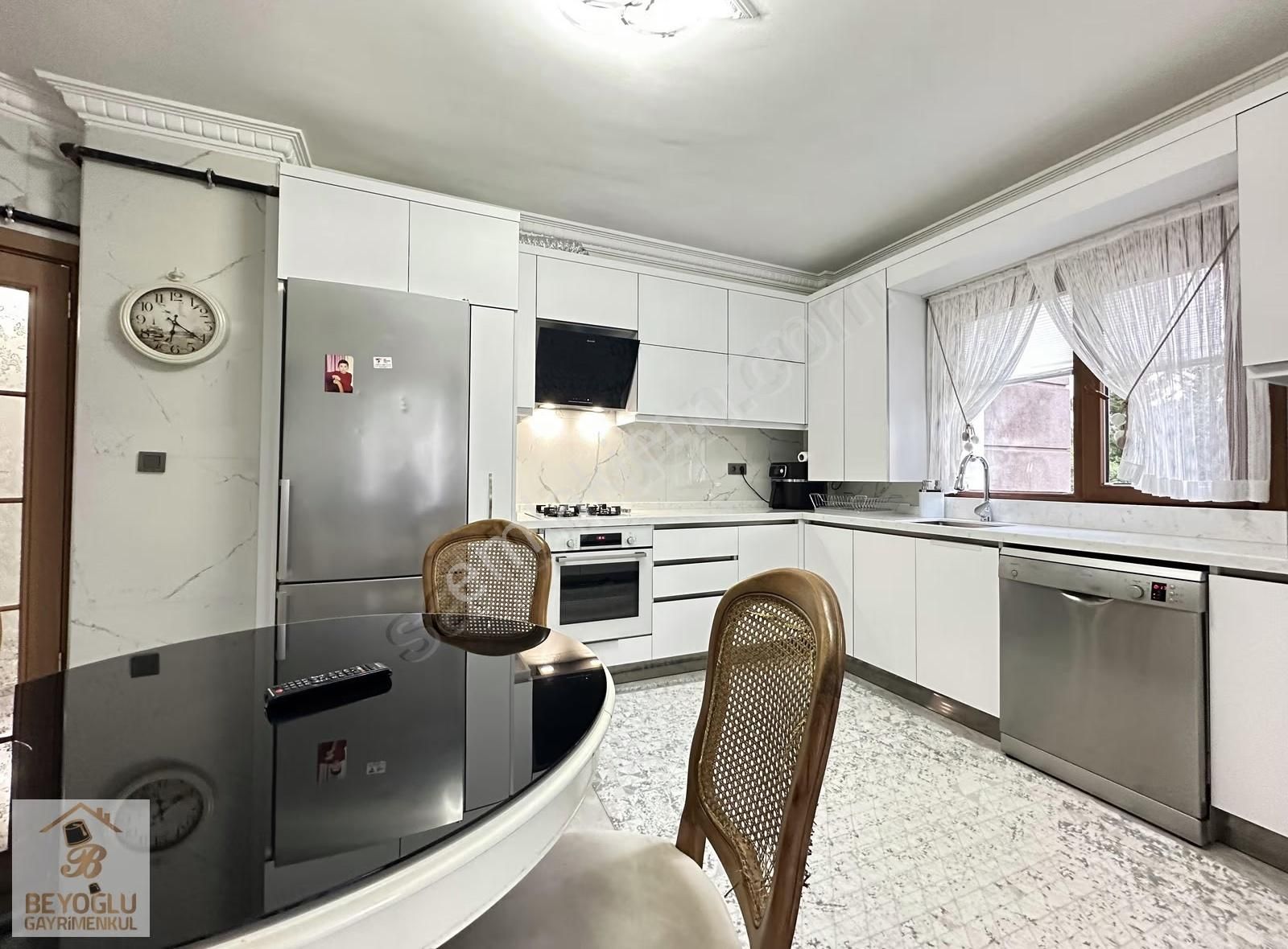 Beyoglu'ndan Full Yapılı Çift Banyolu Elit Sitede 3+1 Satılık - Görsel 11