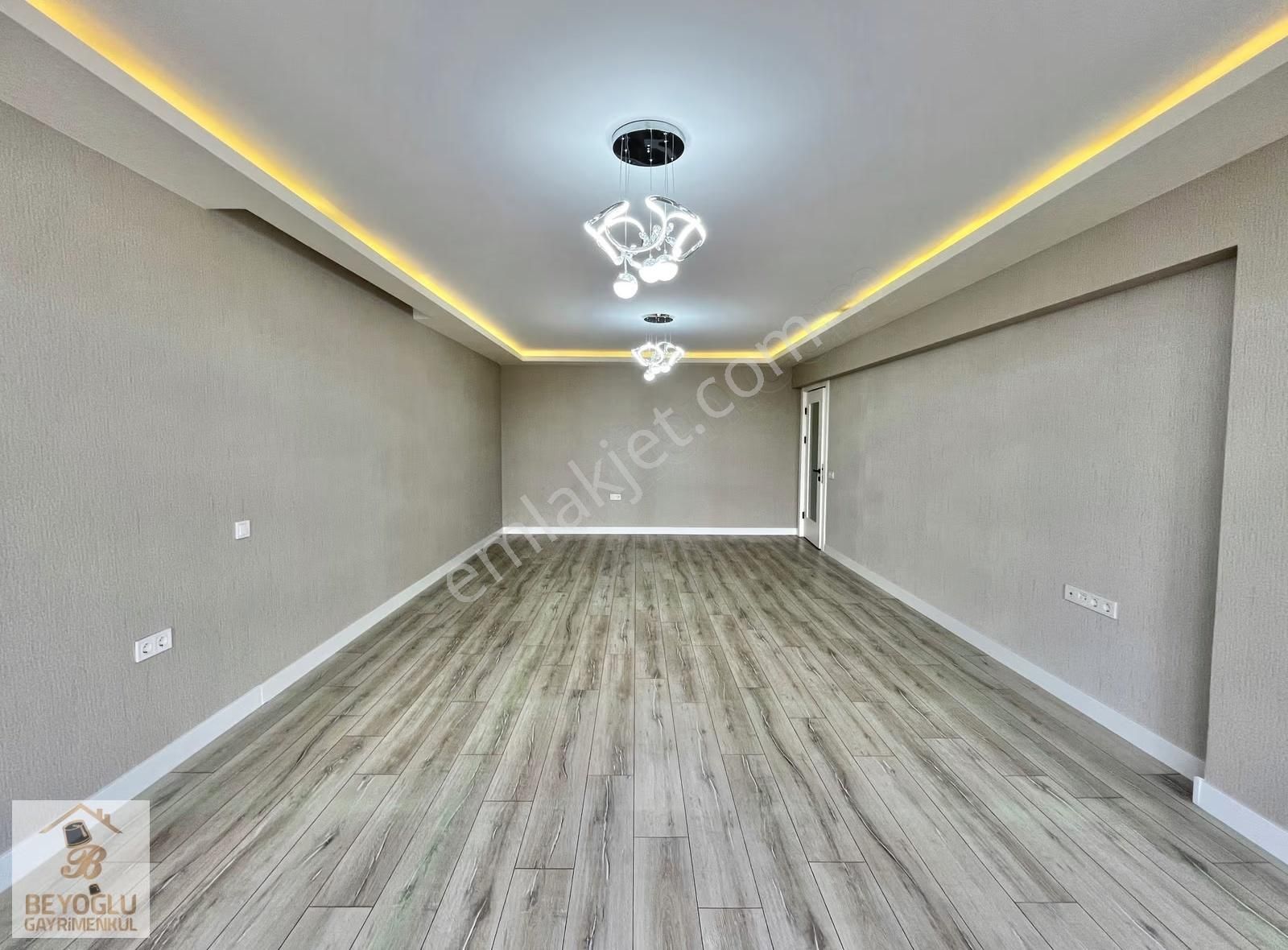 Beyoğlu'ndan Bölgenin Kalbinde 7/24güvenlikli Manzaralı Lüx 4+1 - Görsel 6