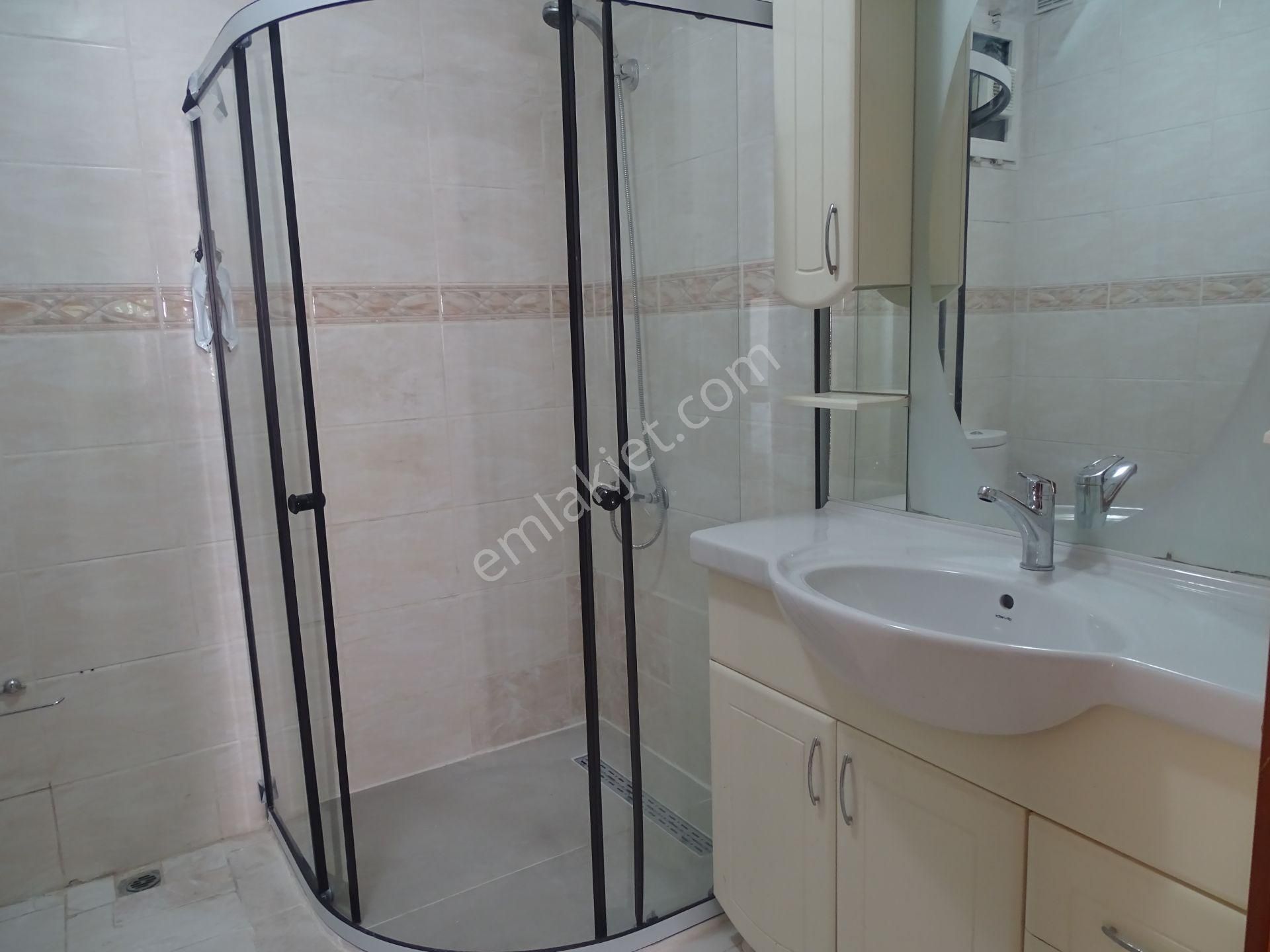 İstinye Parka Yakın Güvenlikli Otoparklı Sitede 3+1 Kombili Daire - Görsel 10