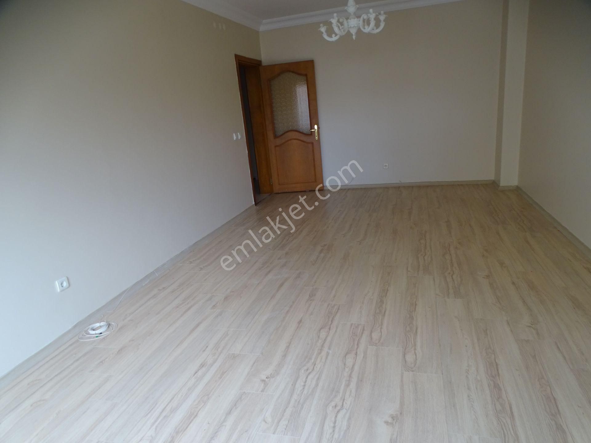 İstinye Parka Yakın Güvenlikli Otoparklı Sitede 3+1 Kombili Daire - Görsel 7